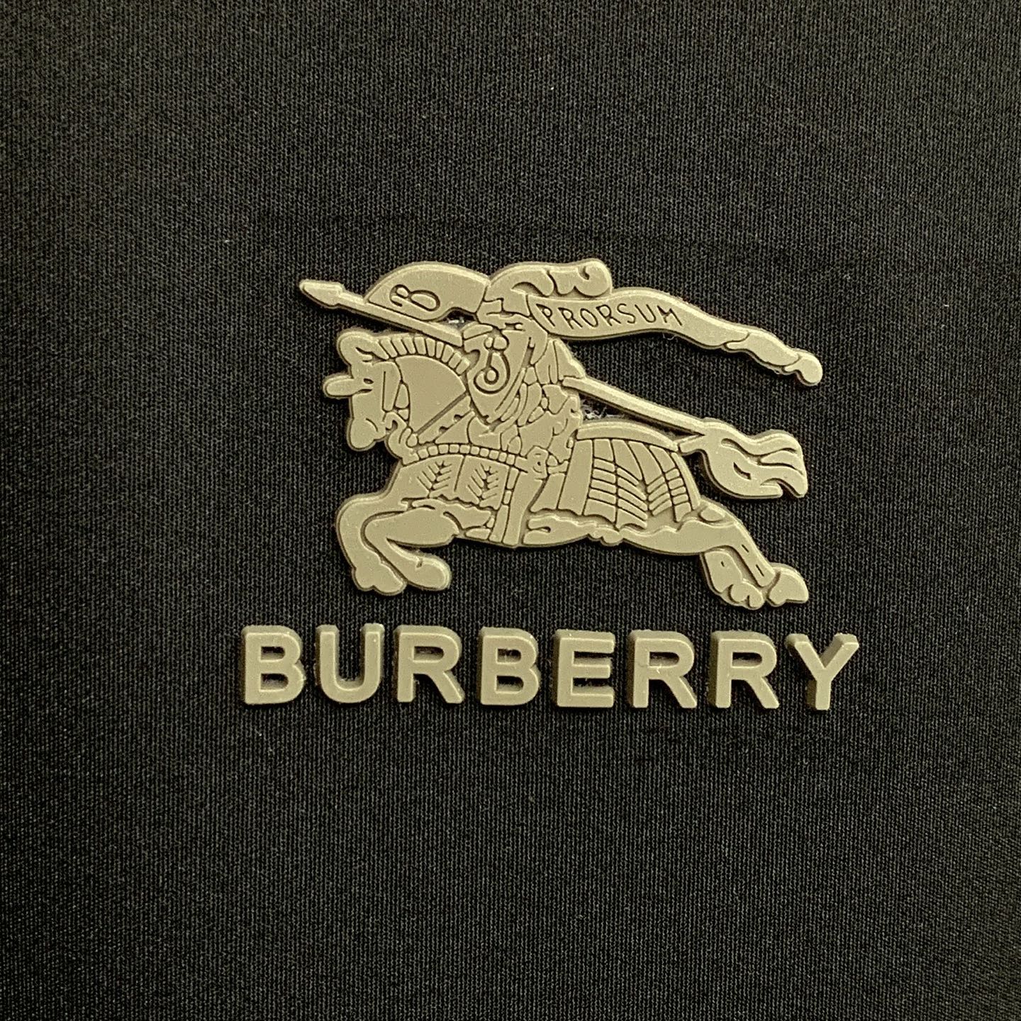 🌾P巴宝莉秋冬25SS【新品】新款长袖翻领T恤Polo，最高版本客供定制高端朱地面料简单时尚款，拼色螺纹