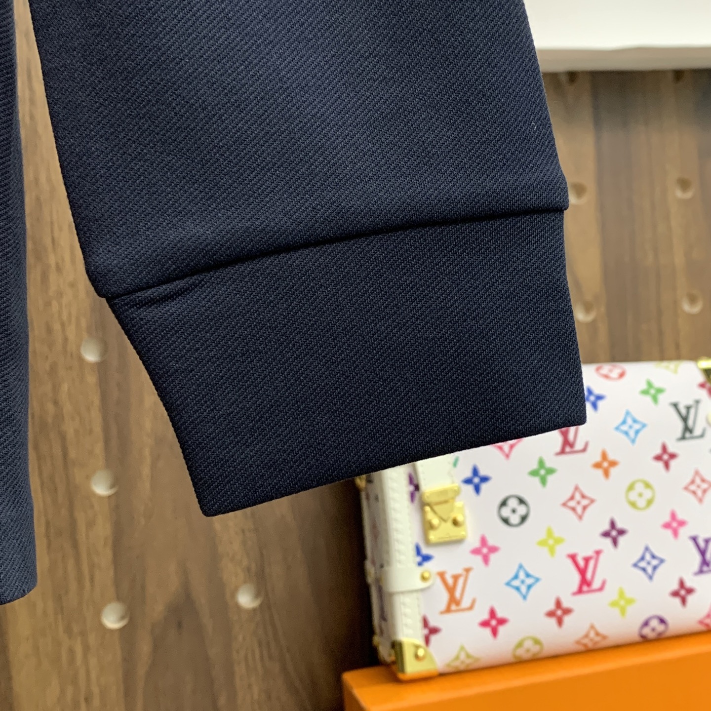 🌾P普拉达秋冬25SS【新品】新款长袖翻领T恤Polo，最高版本客供定制高端朱地面料简单时尚款，拼色螺纹