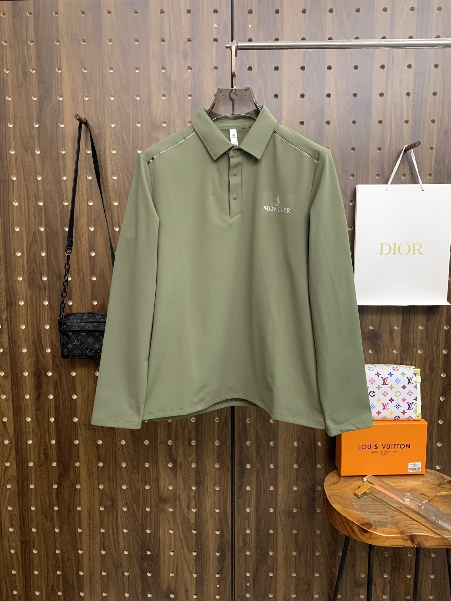 🌾P蒙口秋冬25SS【新品】新款长袖翻领T恤Polo，最高版本客供定制高端朱地面料简单时尚款，拼色螺纹超