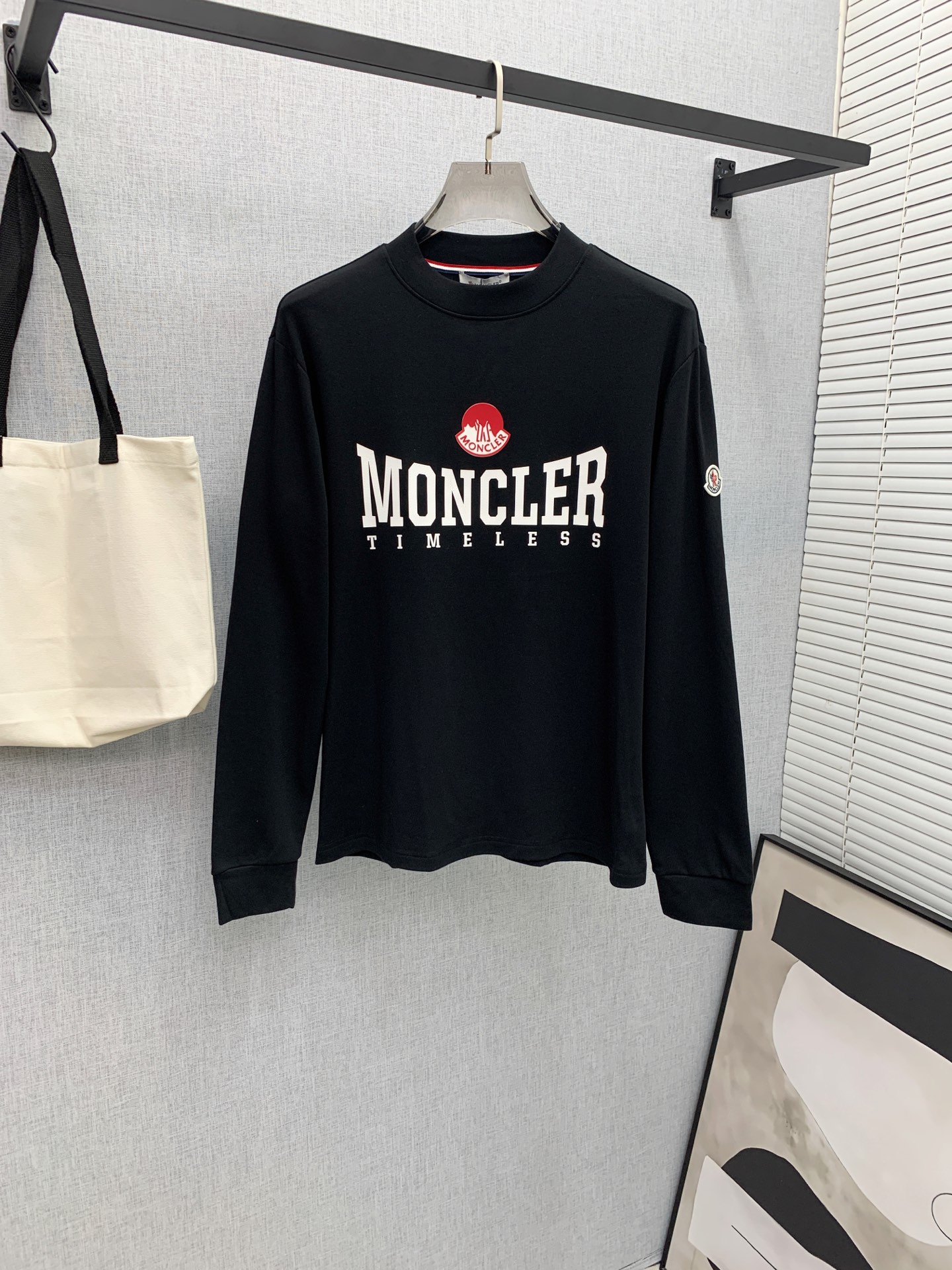 P蒙口25ss秋季【新品】新款贸易订单圆领长袖打底衫！长袖T恤网红款！上身舒适透气，不僵硬，整体有着丰富