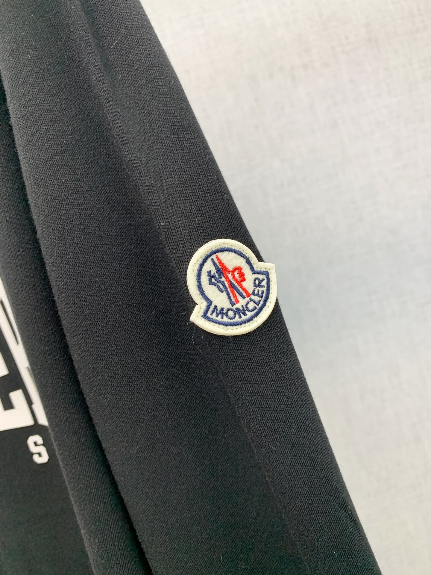 P蒙口25ss秋季【新品】新款贸易订单圆领长袖打底衫！长袖T恤网红款！上身舒适透气，不僵硬，整体有着丰富