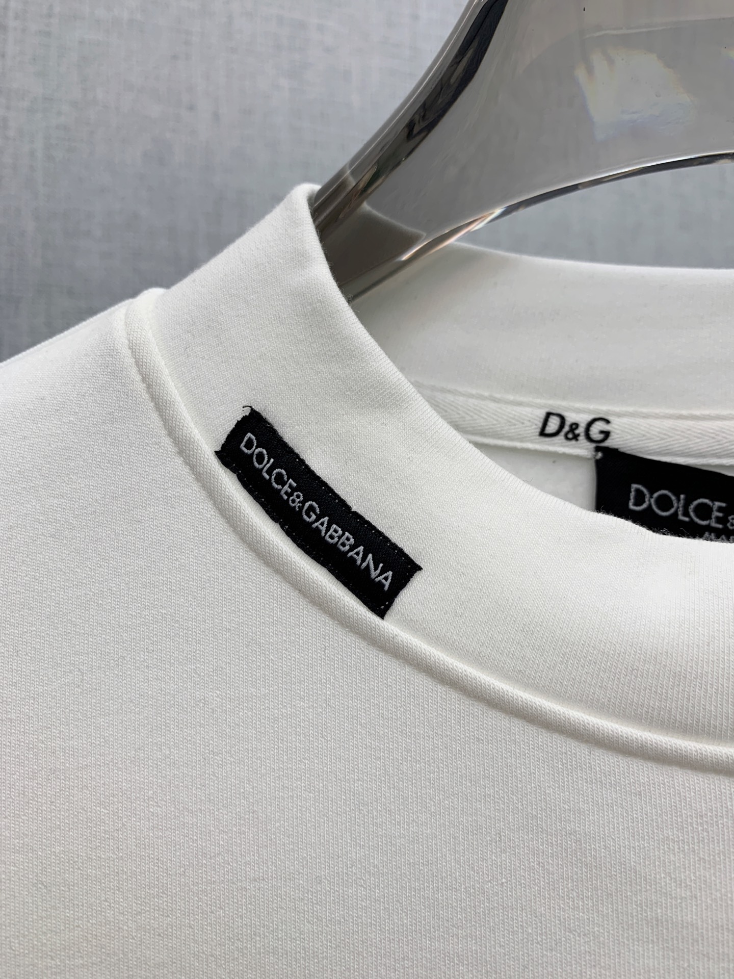 P杜嘉班纳25ss秋季【新品】新款贸易订单圆领长袖打底衫！长袖T恤网红款！上身舒适透气，不僵硬，整体有着