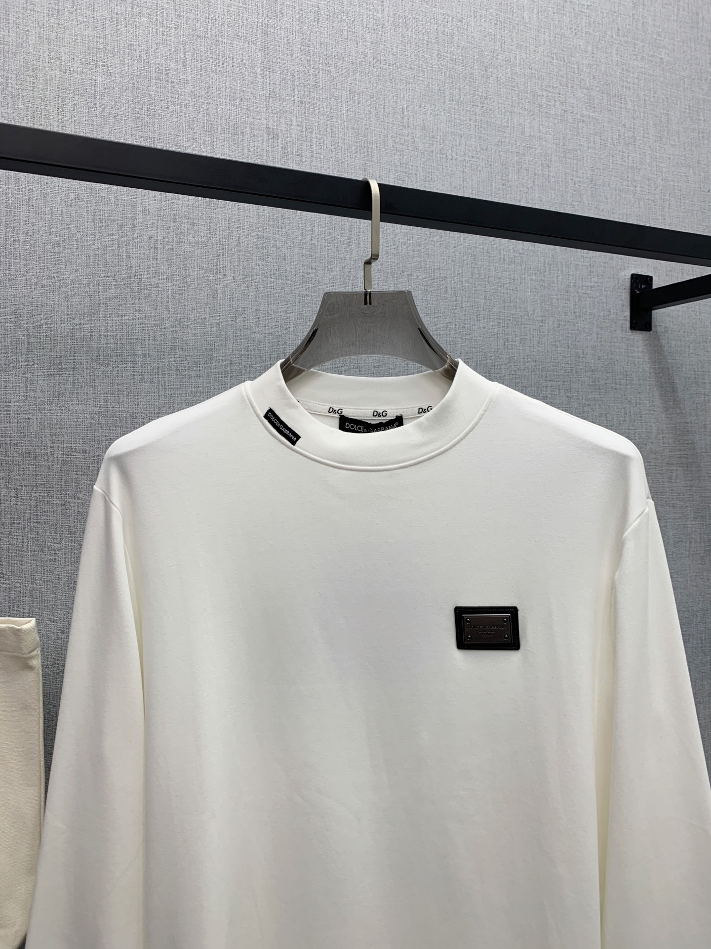 P杜嘉班纳25ss秋季【新品】新款贸易订单圆领长袖打底衫！长袖T恤网红款！上身舒适透气，不僵硬，整体有着