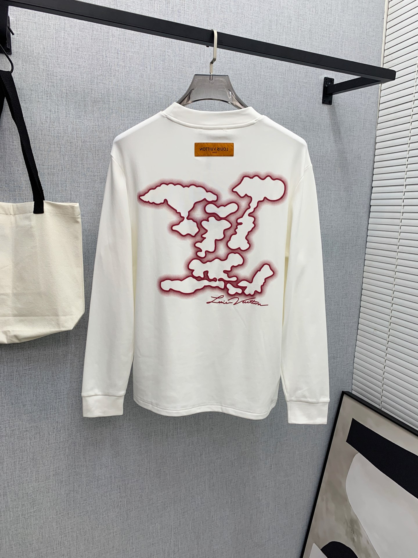 PLV25ss秋季【新品】新款贸易订单圆领长袖打底衫！长袖T恤网红款！上身舒适透气，不僵硬，整体有着丰富