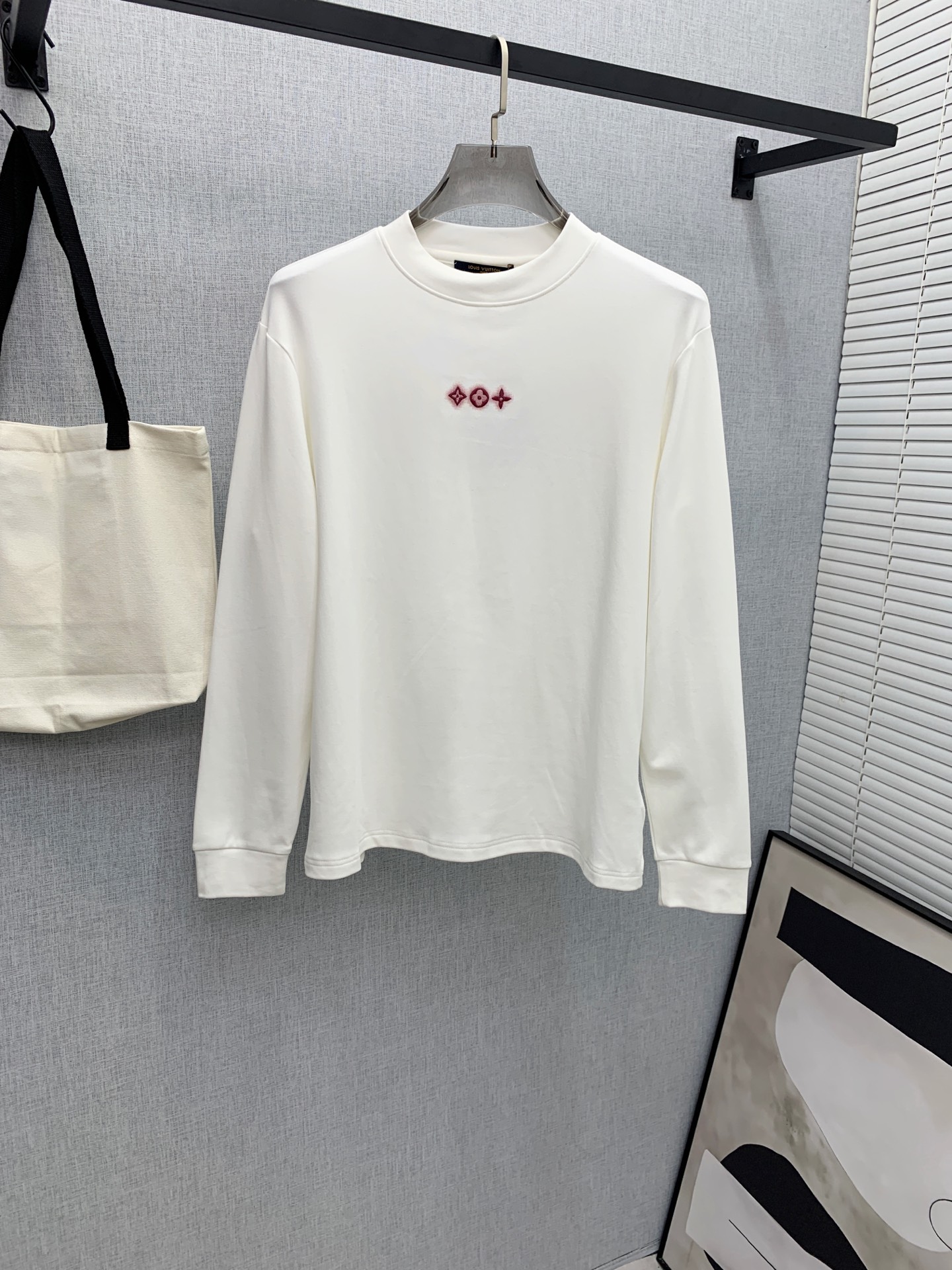 PLV25ss秋季【新品】新款贸易订单圆领长袖打底衫！长袖T恤网红款！上身舒适透气，不僵硬，整体有着丰富