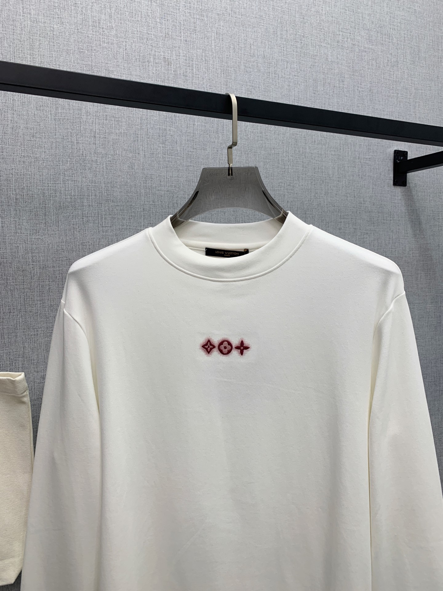 PLV25ss秋季【新品】新款贸易订单圆领长袖打底衫！长袖T恤网红款！上身舒适透气，不僵硬，整体有着丰富