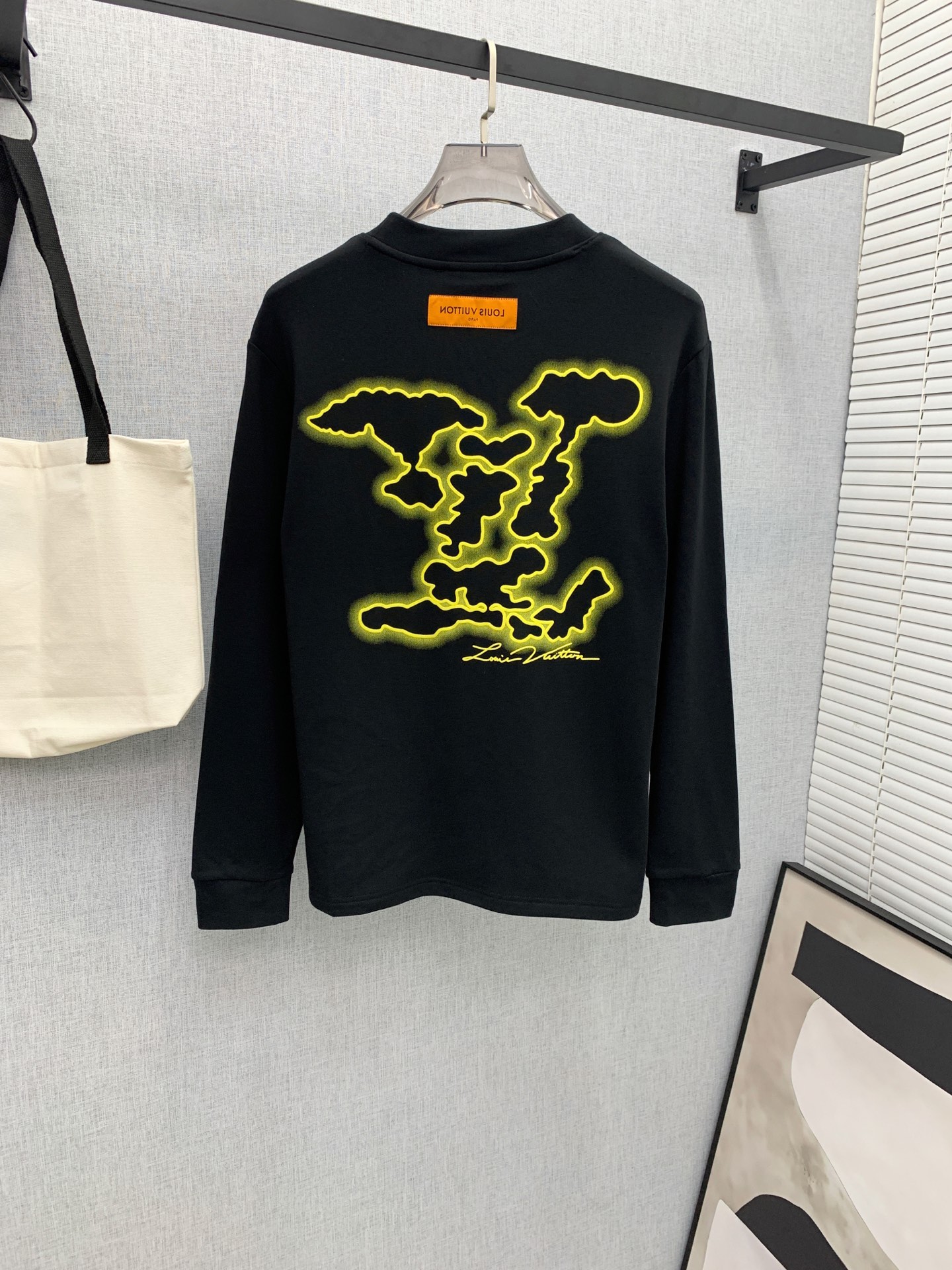 PLV 25ss秋季【新品】新款贸易订单圆领长袖打底衫！长袖T恤网红款！上身舒适透气，不僵硬，整体有着丰