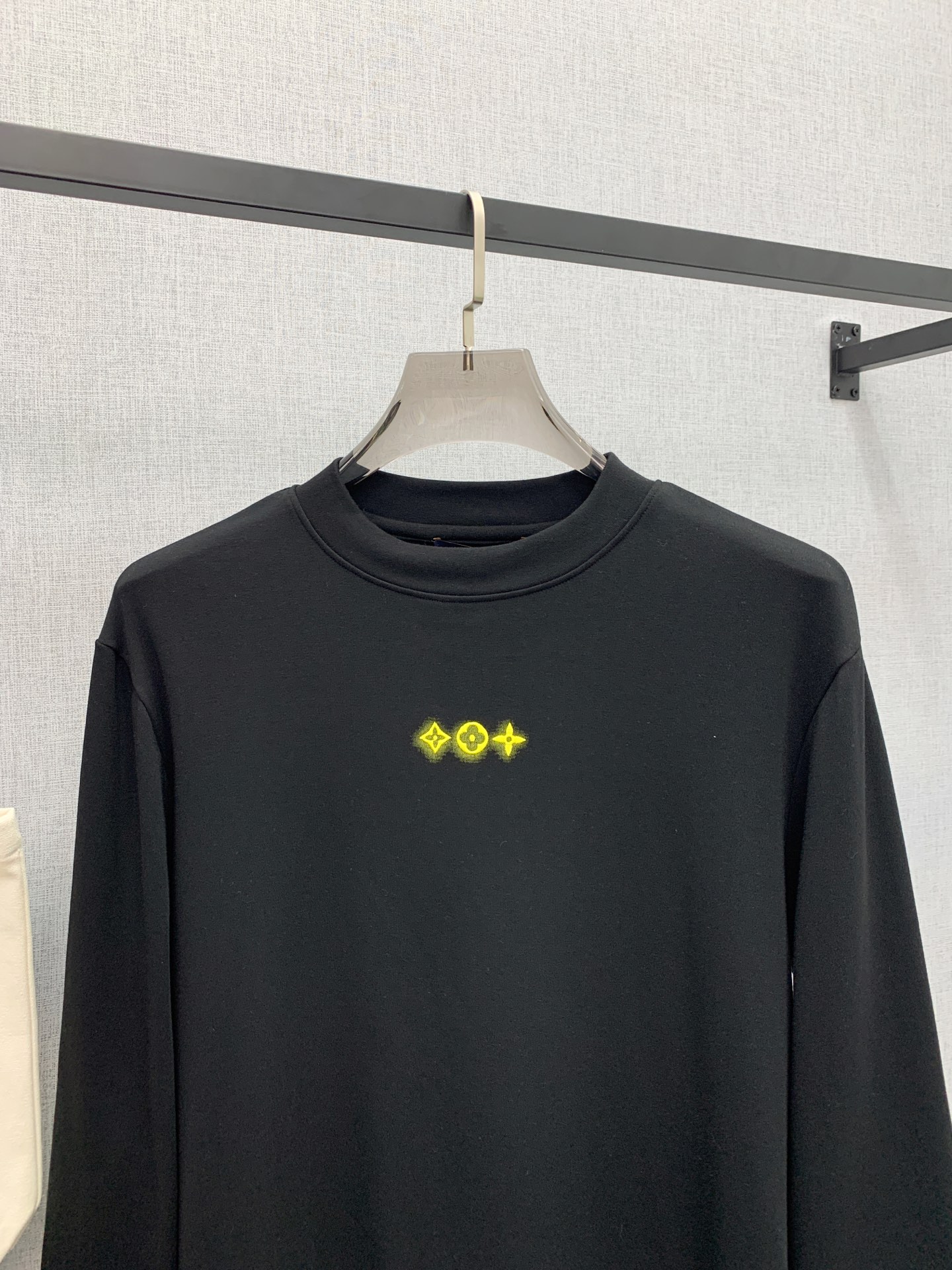 PLV 25ss秋季【新品】新款贸易订单圆领长袖打底衫！长袖T恤网红款！上身舒适透气，不僵硬，整体有着丰