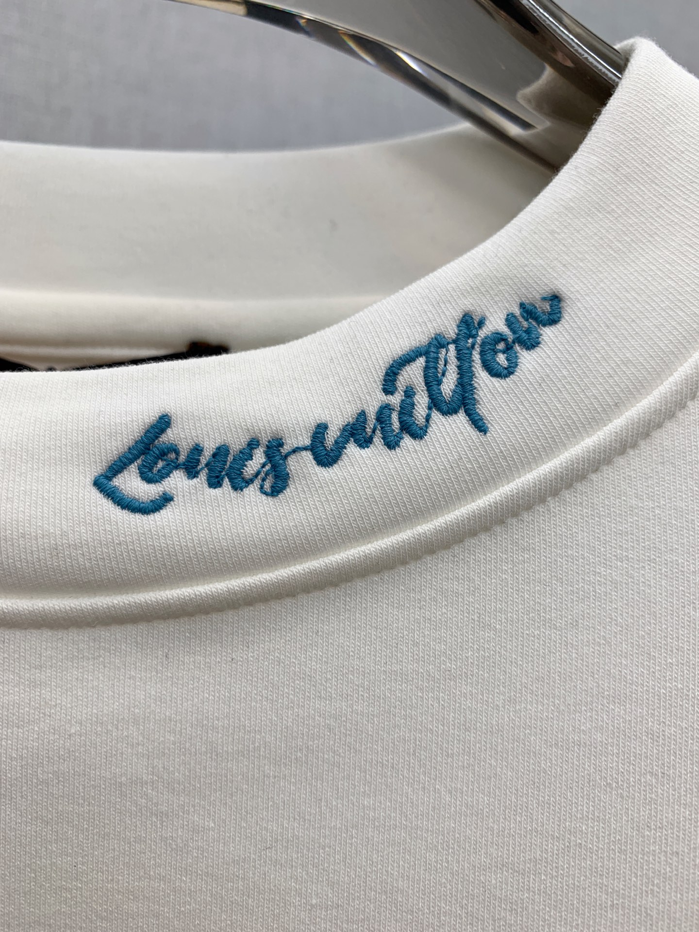 PLV 25ss秋季【新品】新款贸易订单圆领长袖打底衫！长袖T恤网红款！上身舒适透气，不僵硬，整体有着丰