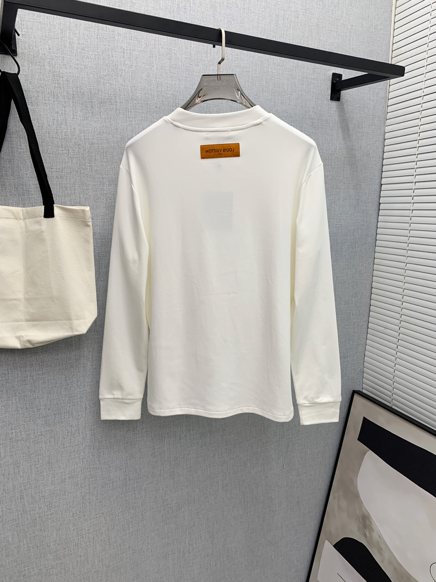 PLV 25ss秋季【新品】新款贸易订单圆领长袖打底衫！长袖T恤网红款！上身舒适透气，不僵硬，整体有着丰