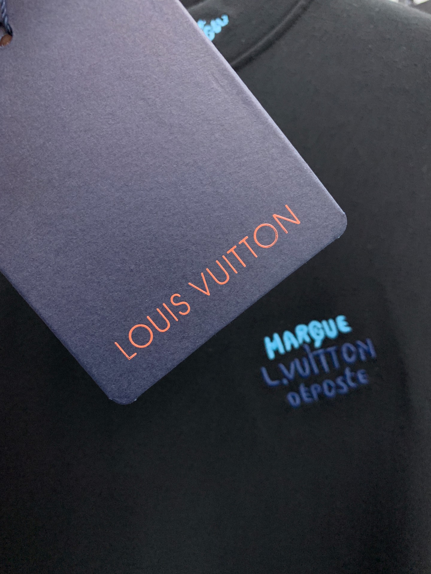 PLV 25ss秋季【新品】新款贸易订单圆领长袖打底衫！长袖T恤网红款！上身舒适透气，不僵硬，整体有着丰