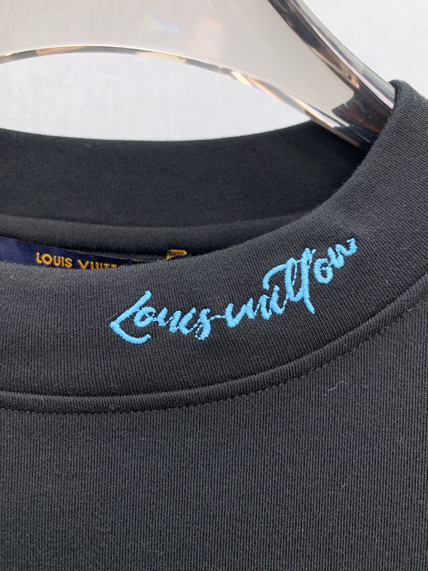 PLV 25ss秋季【新品】新款贸易订单圆领长袖打底衫！长袖T恤网红款！上身舒适透气，不僵硬，整体有着丰