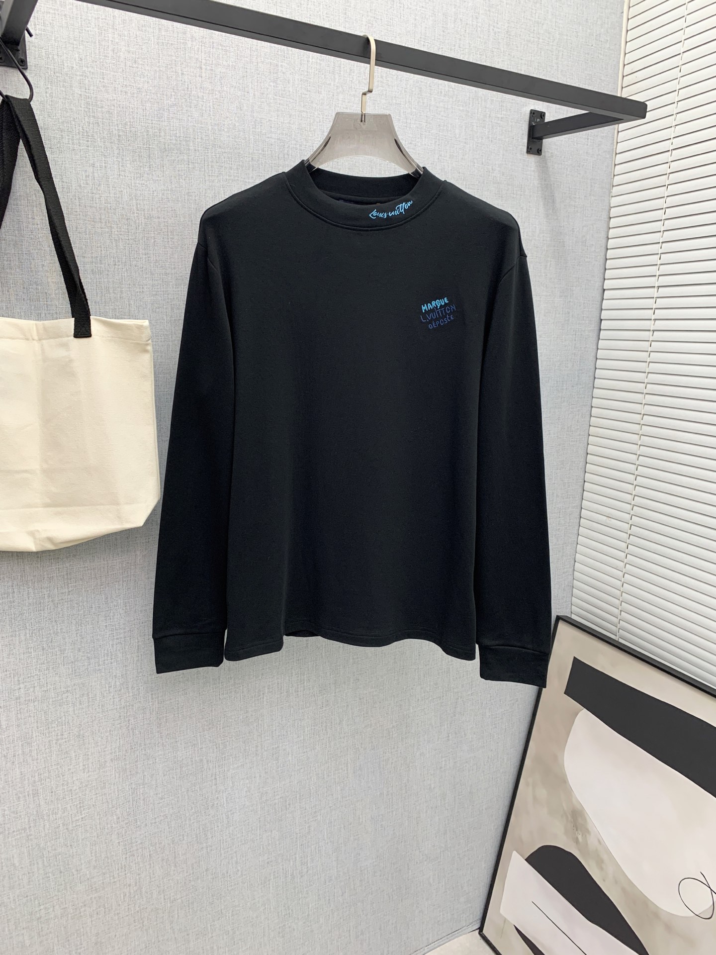 PLV 25ss秋季【新品】新款贸易订单圆领长袖打底衫！长袖T恤网红款！上身舒适透气，不僵硬，整体有着丰