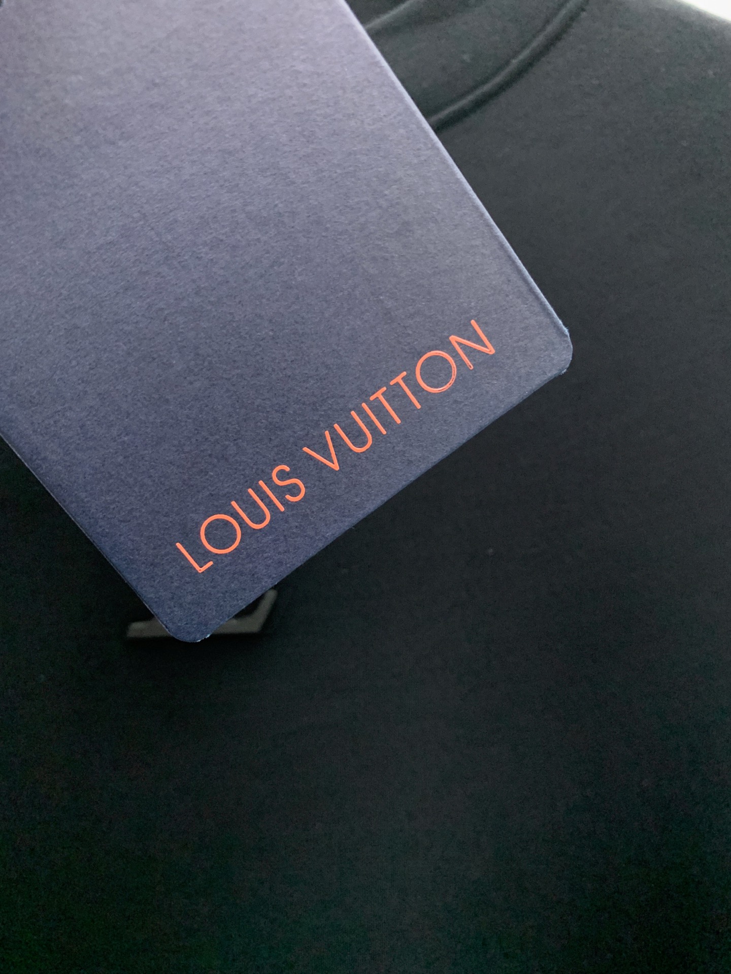 PLV 25ss秋季【新品】新款贸易订单圆领长袖打底衫！长袖T恤网红款！上身舒适透气，不僵硬，整体有着丰