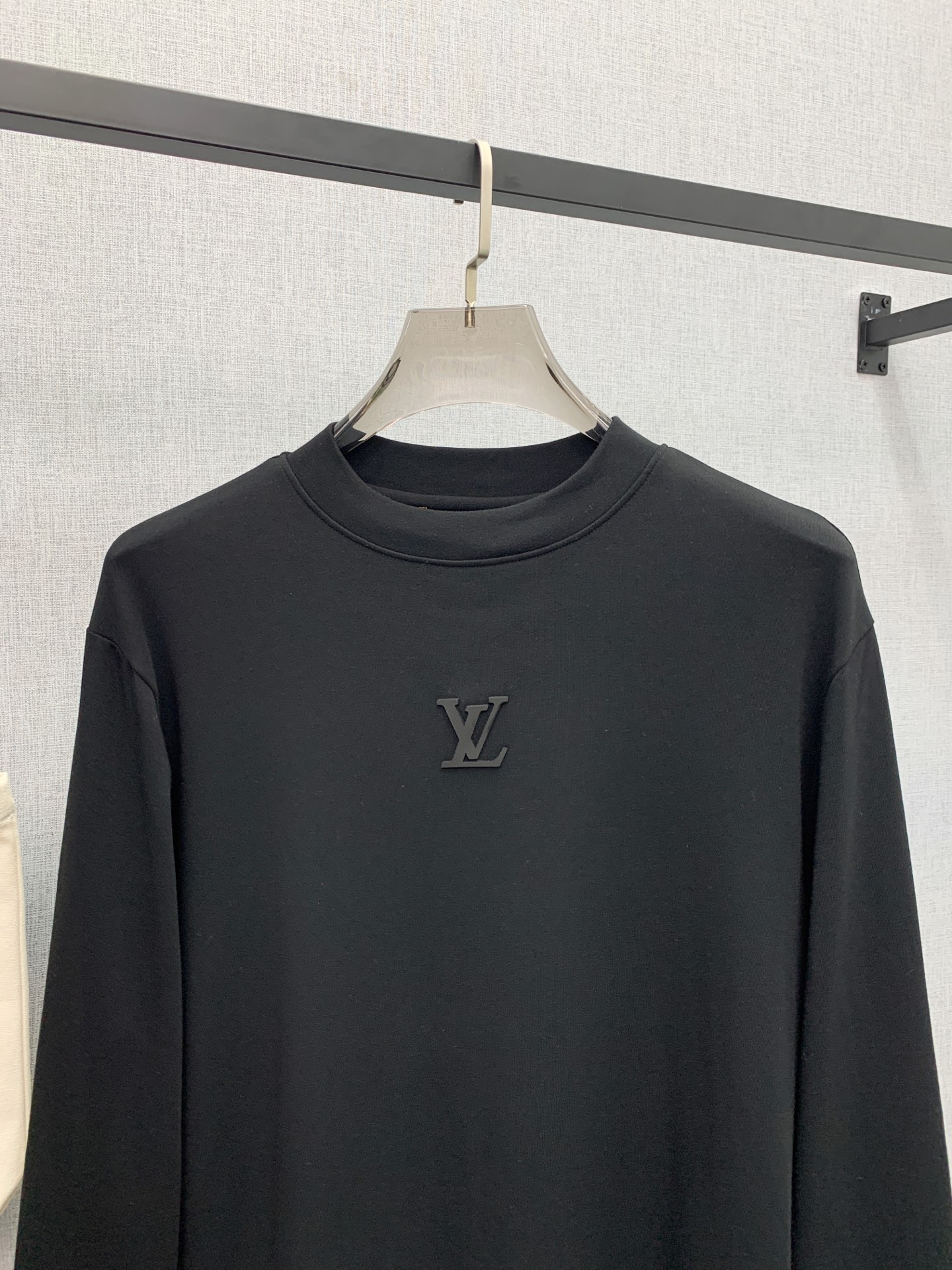 PLV 25ss秋季【新品】新款贸易订单圆领长袖打底衫！长袖T恤网红款！上身舒适透气，不僵硬，整体有着丰