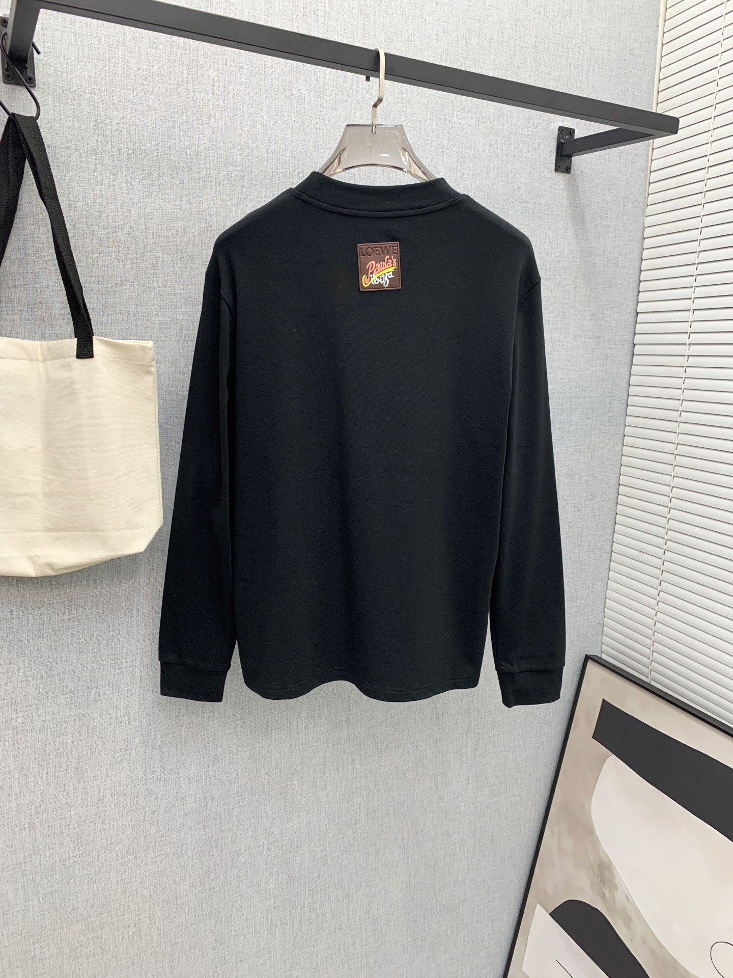 P罗意威25ss秋季【新品】新款贸易订单圆领长袖打底衫！长袖T恤网红款！上身舒适透气，不僵硬，整体有着丰