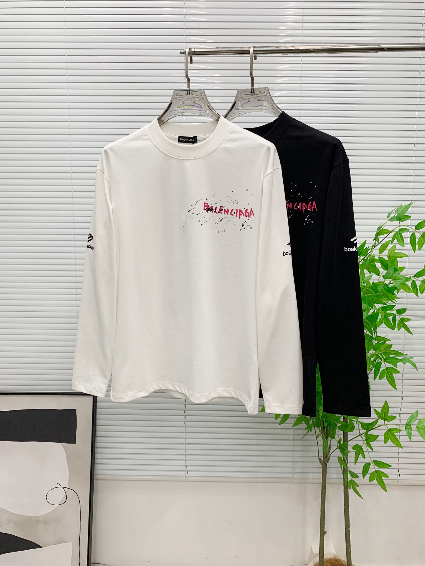 NO:595342,Acne 25ss autumn [new product] new trade order round neck long-sleeved bottoming shirt long-sleeved T-shirt internet celebrity style!  The upper body is comfortable and breathable, not stiff, and the whole body has a rich three-dimensional sense. It is a high-quality export order that meets the simple needs of commuters. The upper body effect is very good, slimming, and not picky about the figure. The fabric workmanship... is impeccable. Good craftsmanship and good fabrics can make you wear a good taste. It is a must-have item. Size S-XL, Acne studios, tees, t-shirt, alexander wang19860909Acne 25ss秋季【新品】新款贸易订单圆领长袖打底衫长袖T恤网红款！上身舒适透气,不僵硬,整体有着丰富的立体感,品质出口订单,满足通勤人们对于着装的简约需求,上身效果很好,显瘦,不挑剔身材.面料做工....无可挑剔,好工艺好面料才能穿出好品味一款,人手必备单品 码数S-XL,,acne studios,tees，t-shirt,alexander wang,Men's clothing