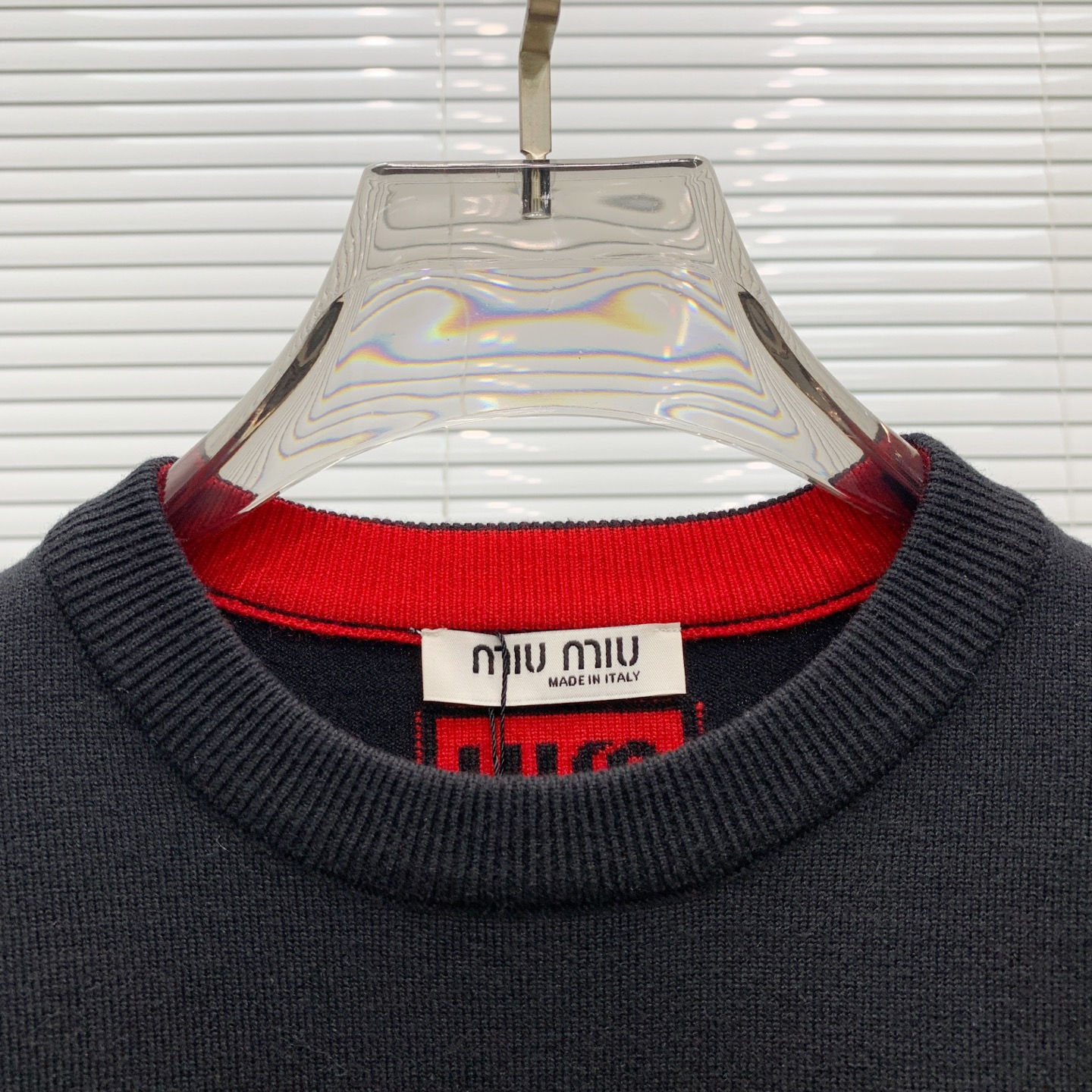 Pmiumiu25ss秋冬【新品】毛衣专供狠货，进口原版科技羊毛精纺！精细针织一体，色彩混织纯手工技艺呈