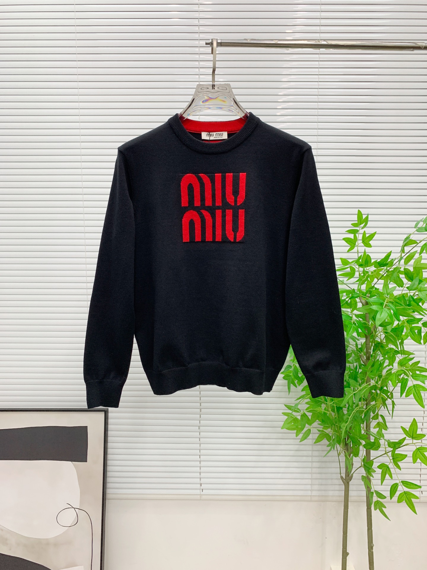 Pmiumiu25ss秋冬【新品】毛衣专供狠货，进口原版科技羊毛精纺！精细针织一体，色彩混织纯手工技艺呈