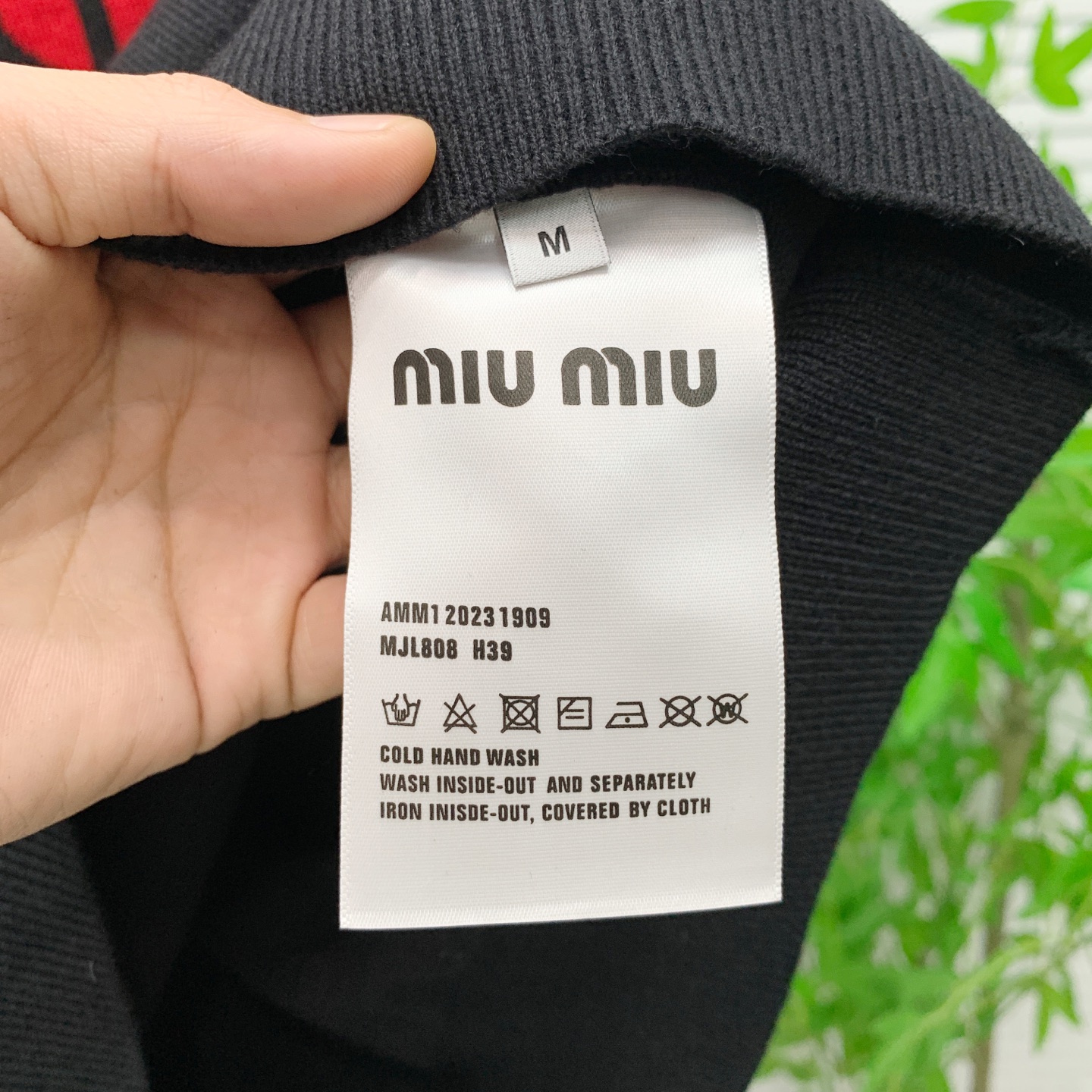 Pmiumiu25ss秋冬【新品】毛衣专供狠货，进口原版科技羊毛精纺！精细针织一体，色彩混织纯手工技艺呈