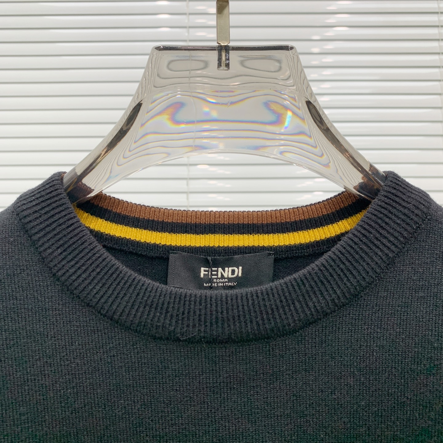 P芬迪25ss秋冬【新品】毛衣专供狠货，进口原版科技羊毛精纺！精细针织一体，色彩混织纯手工技艺呈现 档次