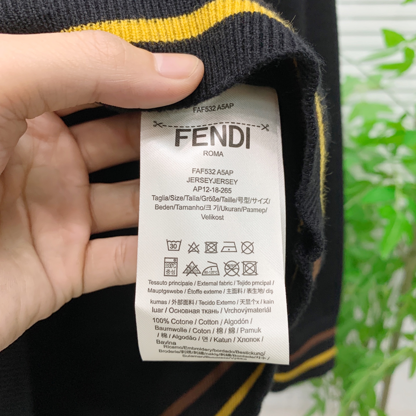 P芬迪25ss秋冬【新品】毛衣专供狠货，进口原版科技羊毛精纺！精细针织一体，色彩混织纯手工技艺呈现 档次