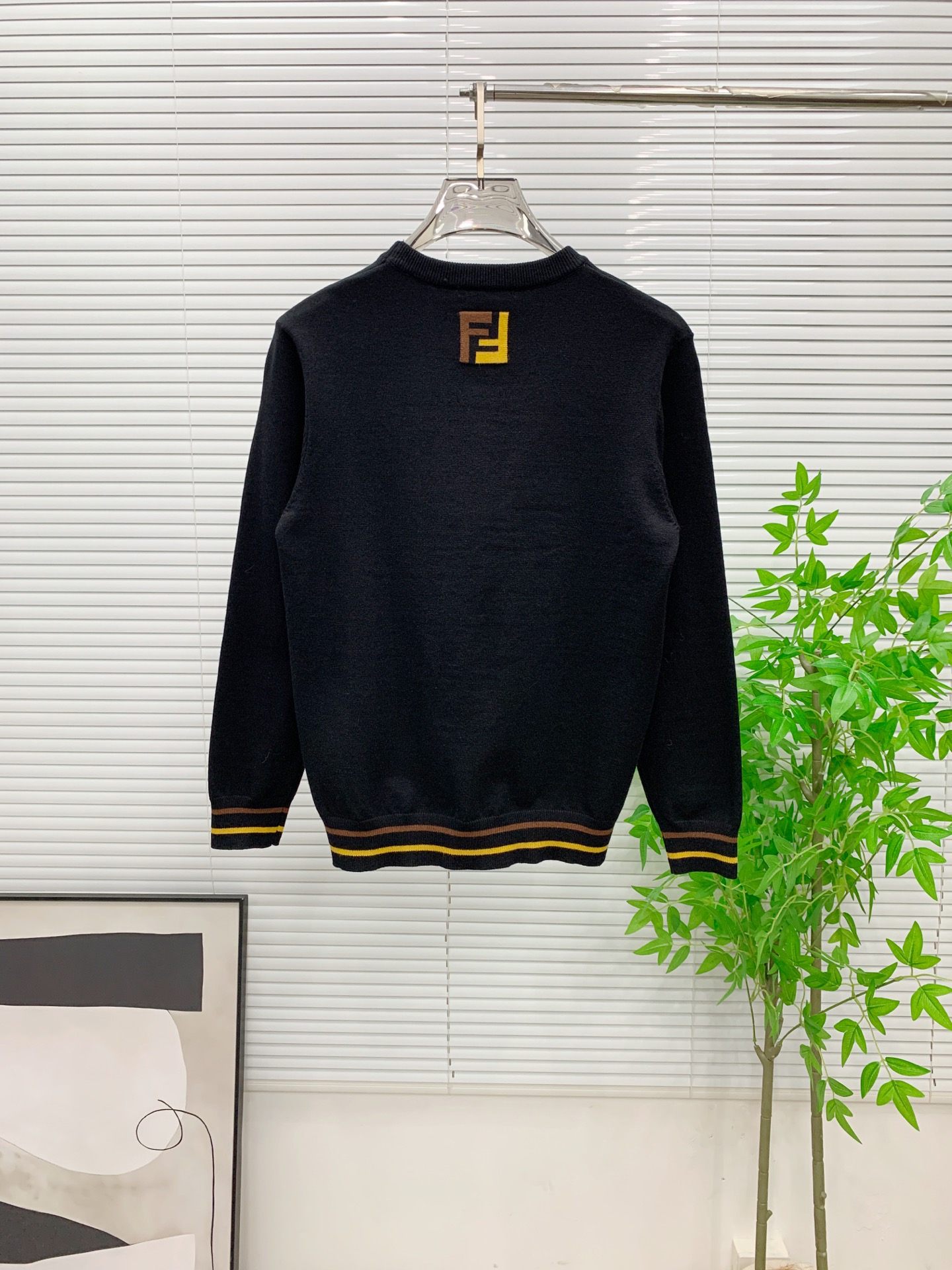 P芬迪25ss秋冬【新品】毛衣专供狠货，进口原版科技羊毛精纺！精细针织一体，色彩混织纯手工技艺呈现 档次