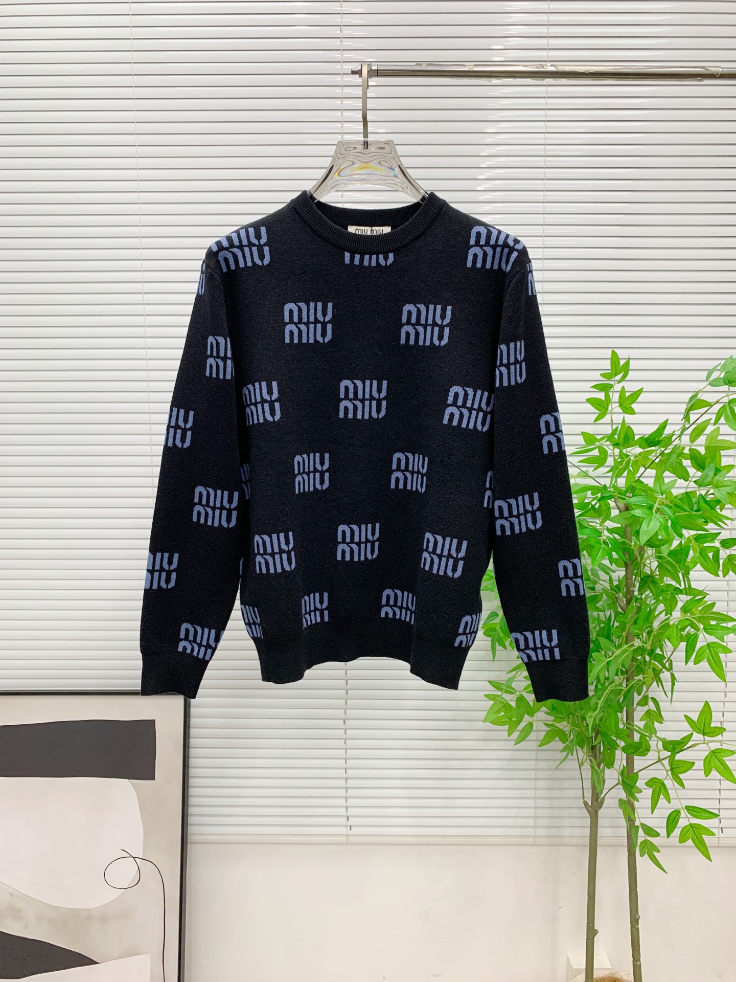 Pmiumiu25ss秋冬【新品】毛衣专供狠货，进口原版科技羊毛精纺！精细针织一体，色彩混织纯手工技艺呈