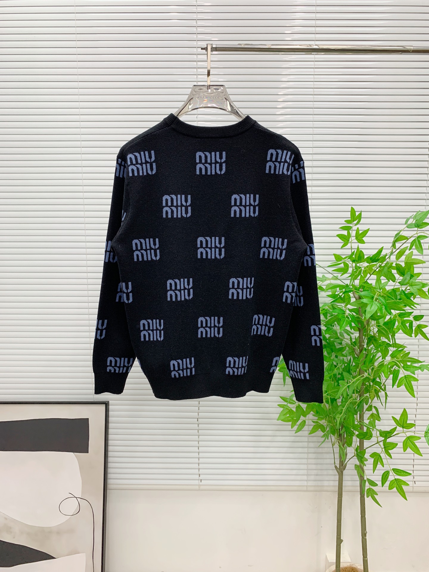 Pmiumiu25ss秋冬【新品】毛衣专供狠货，进口原版科技羊毛精纺！精细针织一体，色彩混织纯手工技艺呈