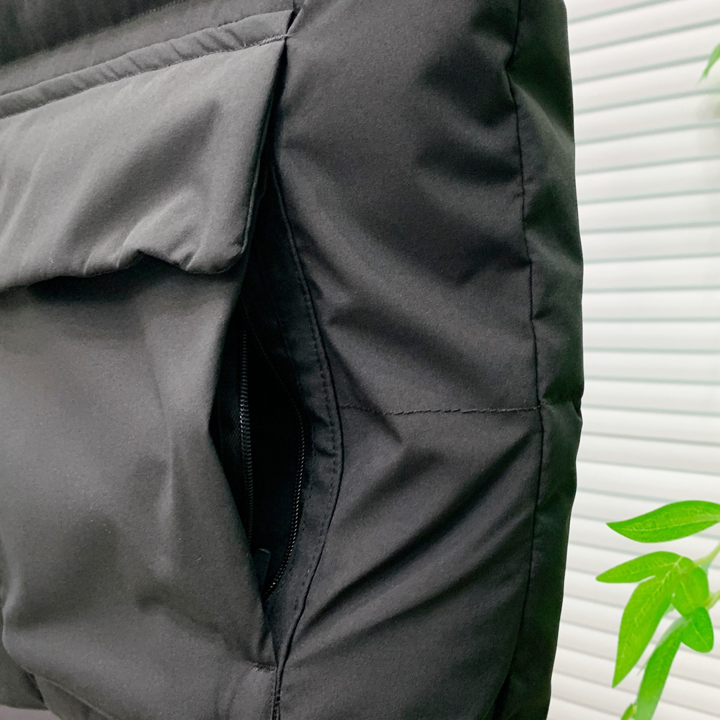 PNB秋冬新款羽绒马甲 搭配毛衣 卫衣 保暖同时毫无束缚感采用国标95白鸭绒轻薄飘逸 给你全方位的温暖！