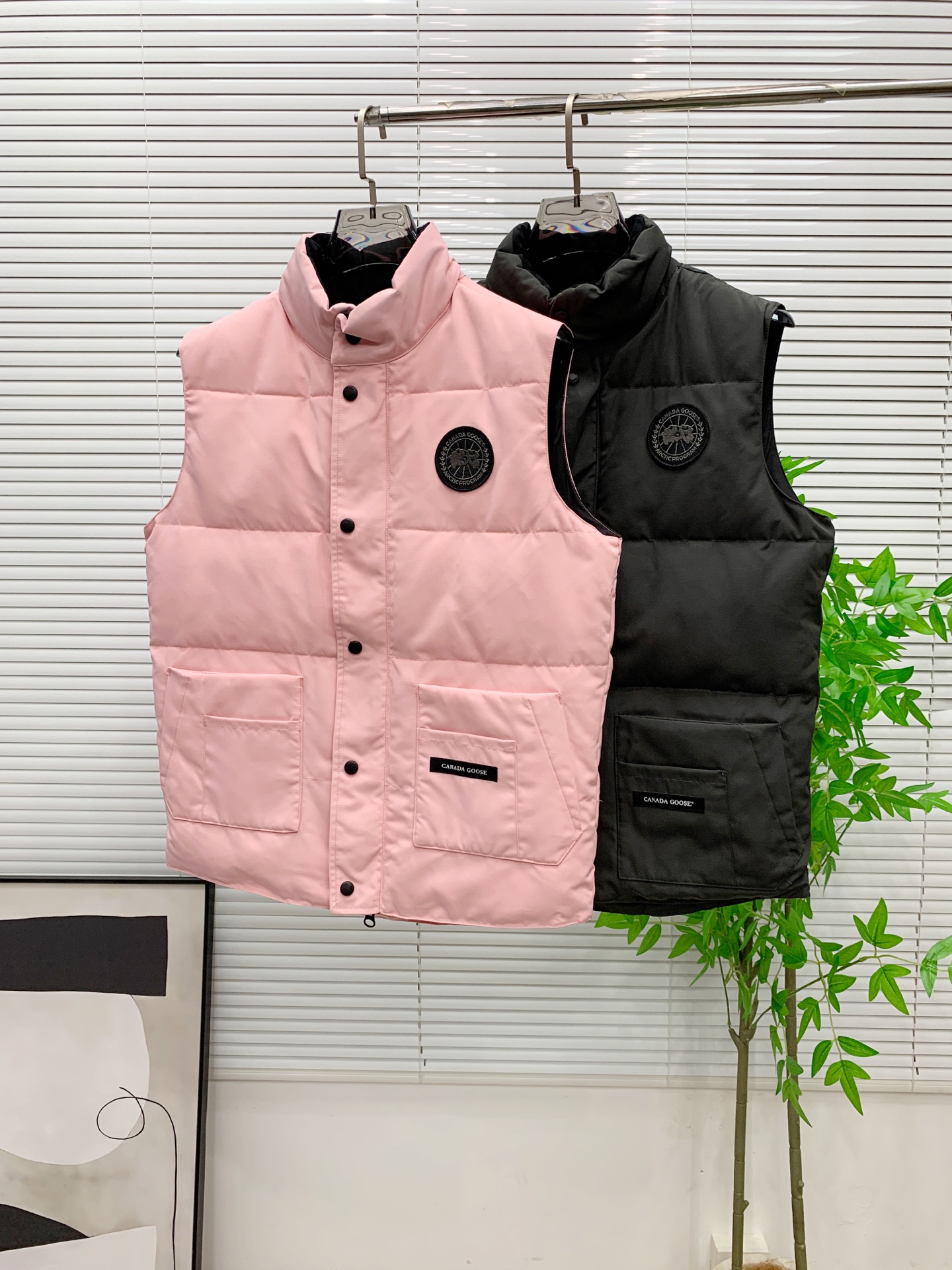 PCanada Goose加拿大鹅男女同款羽绒马甲➖ 正品同步防伪芯片感应！➖ 进口百灵达绣花机定制万针