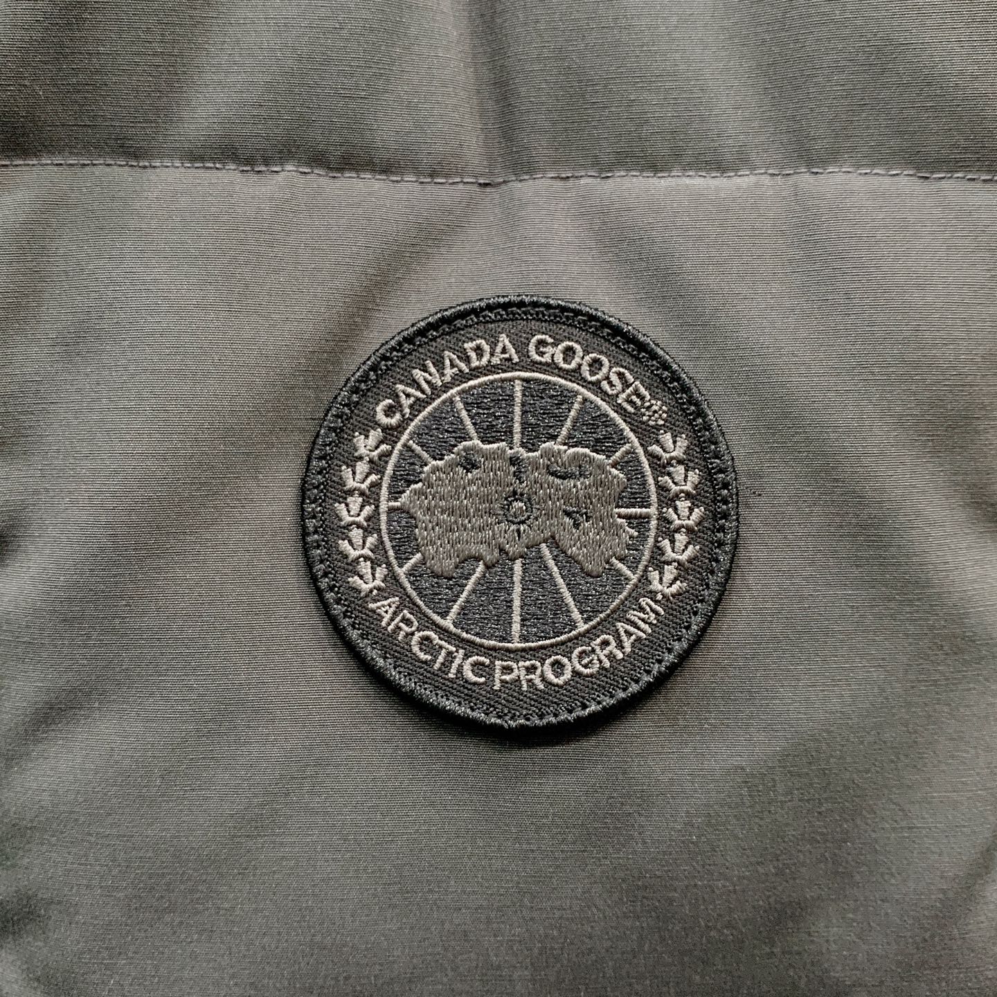 PCanada Goose加拿大鹅男女同款羽绒马甲➖ 正品同步防伪芯片感应！➖ 进口百灵达绣花机定制万针