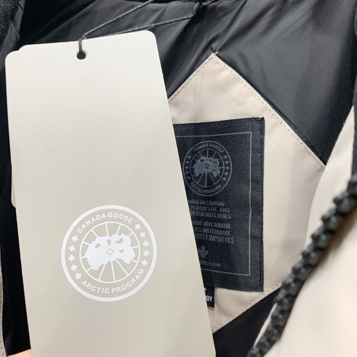 PCanada Goose加拿大鹅男女同款羽绒马甲➖ 正品同步防伪芯片感应！➖ 进口百灵达绣花机定制万针
