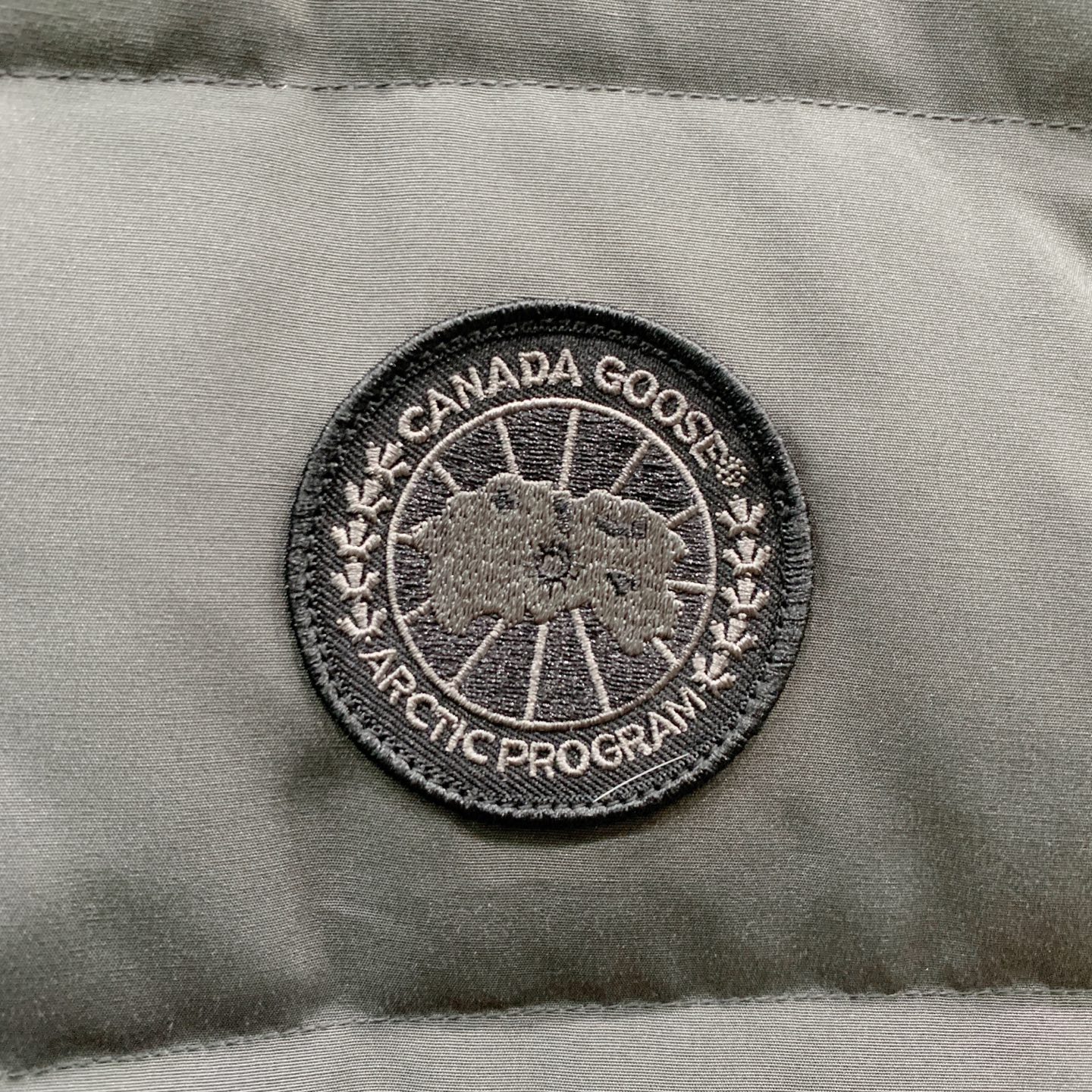 PCanada Goose加拿大鹅男女同款羽绒马甲➖ 正品同步防伪芯片感应！➖ 进口百灵达绣花机定制万针