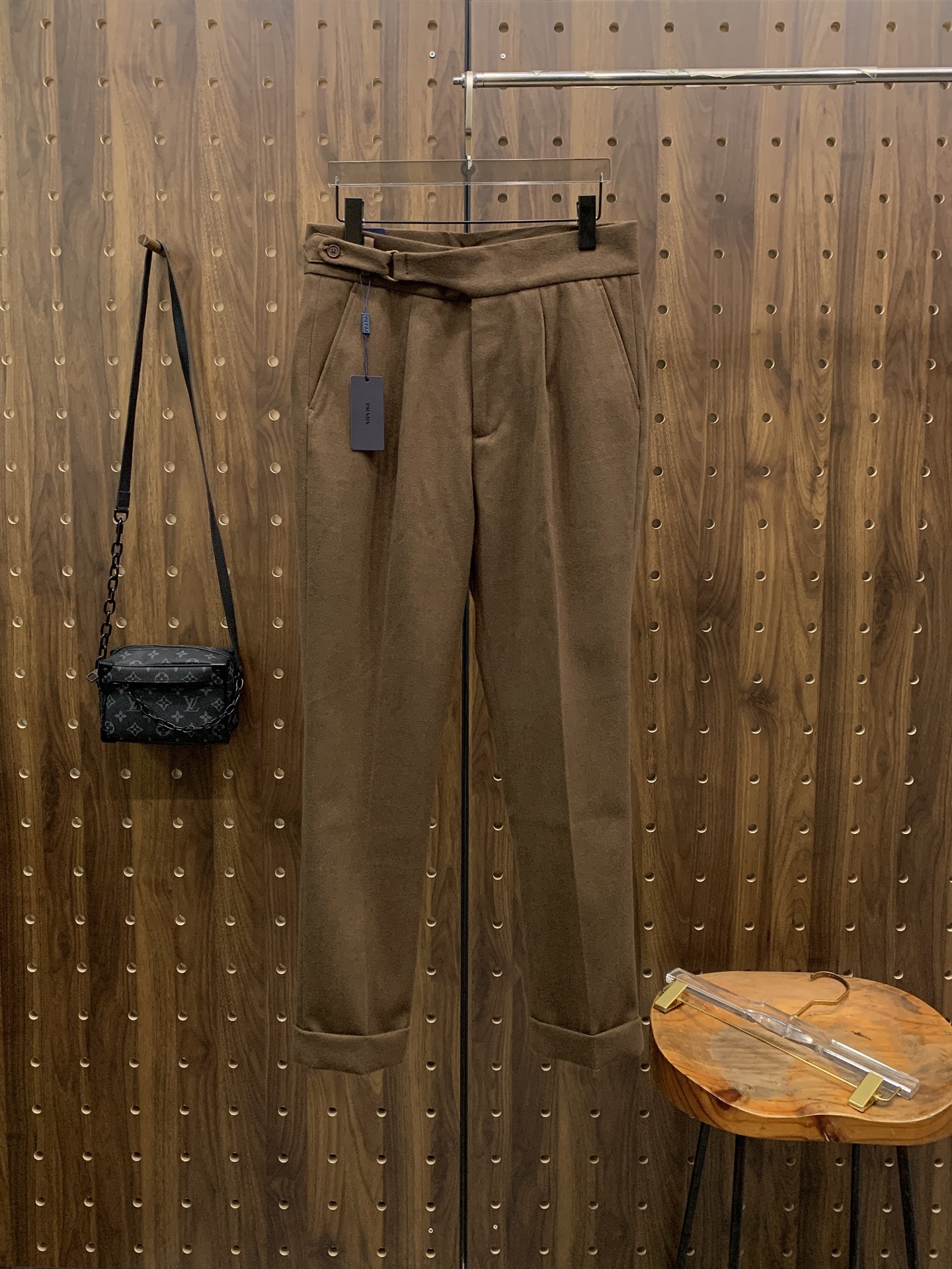 P普拉达🔥🔥毛呢西裤2025ss秋冬【新品】官网同步有售，男士高端商务休闲毛呢西裤，高端进口面料，带弹力