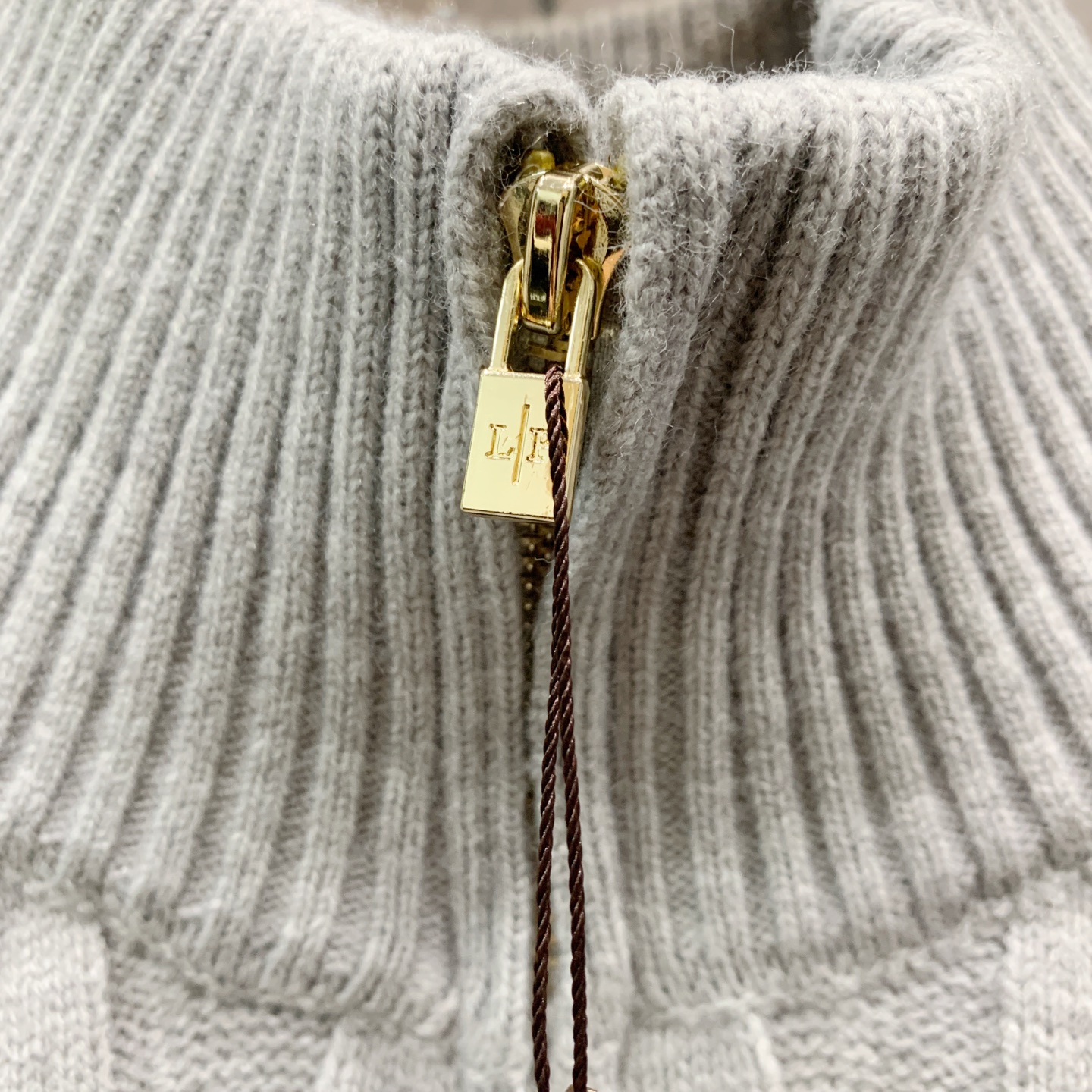 🌹LP🆕 【新品】秋冬新款针织羊毛开衫 高品质意大利进口羊毛混纺面料，高密度针织，时尚百搭毛衣，帅气十足