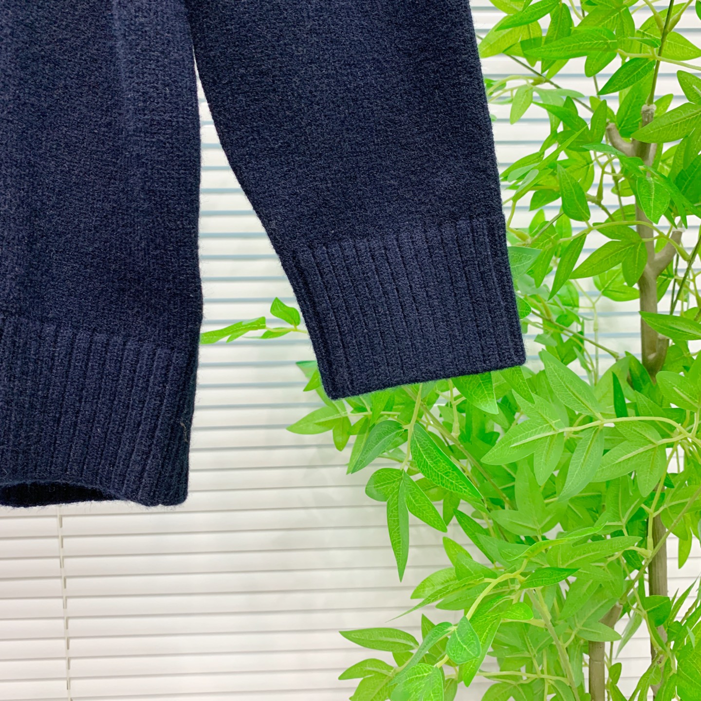 P蒙口2025【新品】秋冬新款针织羊毛开衫 高品质意大利进口羊毛混纺面料，高密度针织，时尚百搭毛衣，帅气