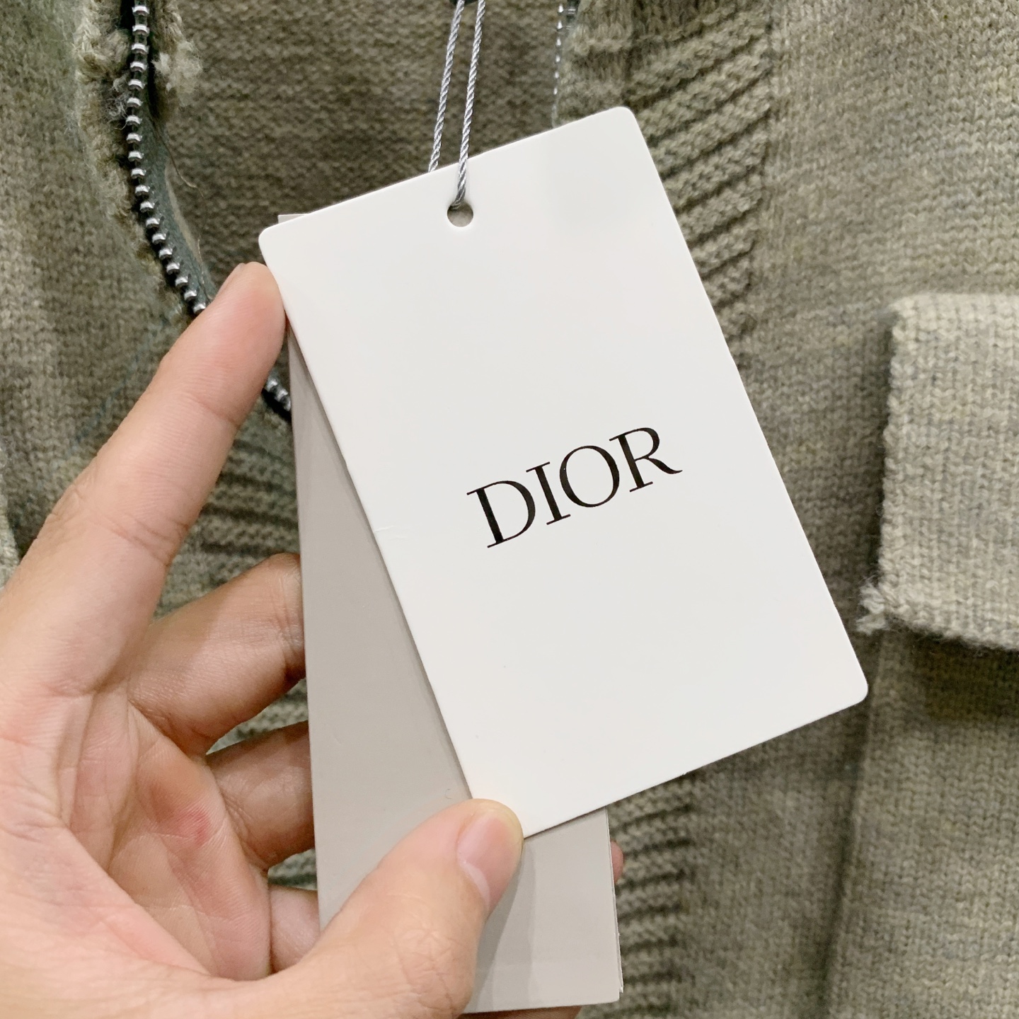 P迪奥2025【新品】秋冬新款针织羊毛开衫 高品质意大利进口羊毛混纺面料，高密度针织，时尚百搭毛衣，帅气