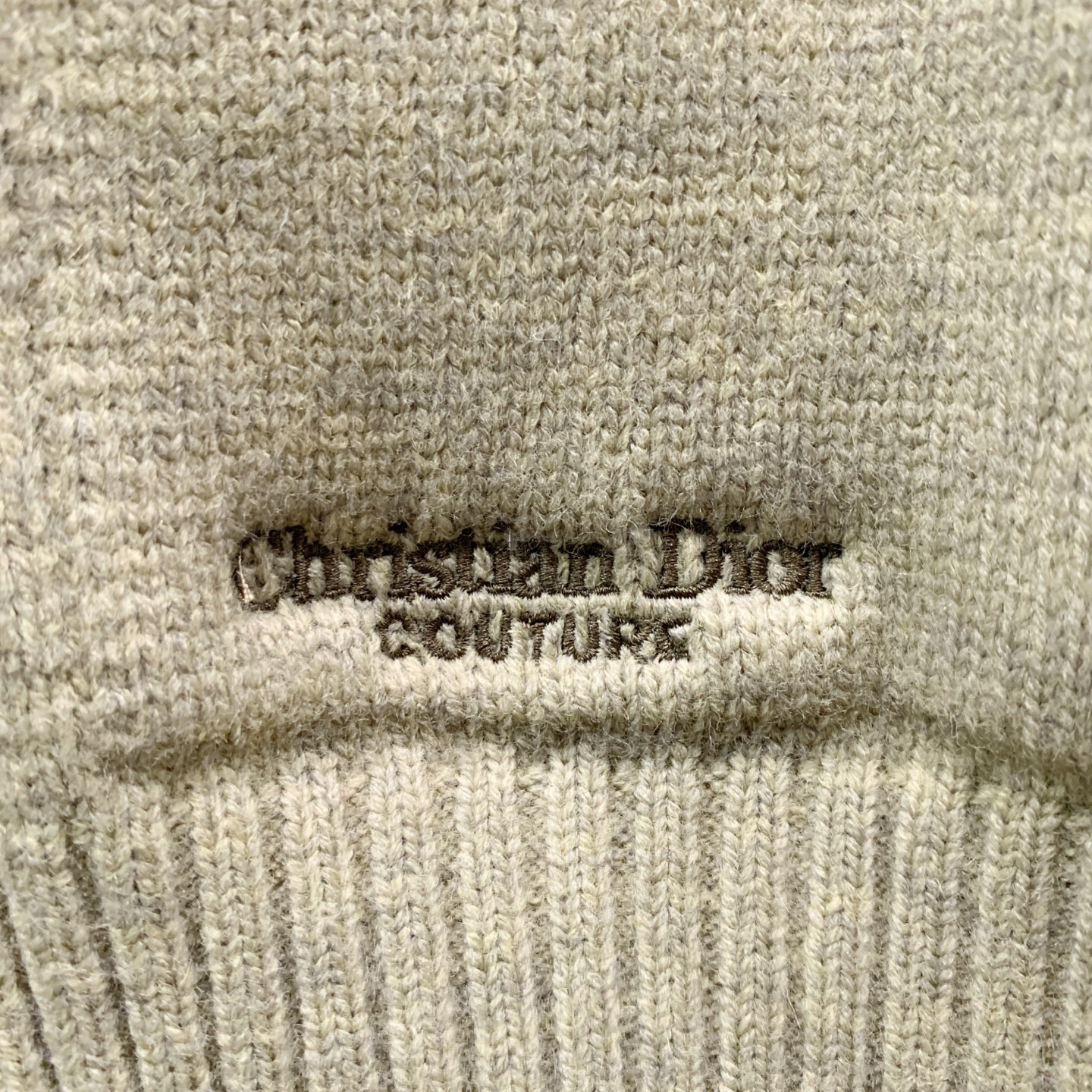 P迪奥2025【新品】秋冬新款针织羊毛开衫 高品质意大利进口羊毛混纺面料，高密度针织，时尚百搭毛衣，帅气