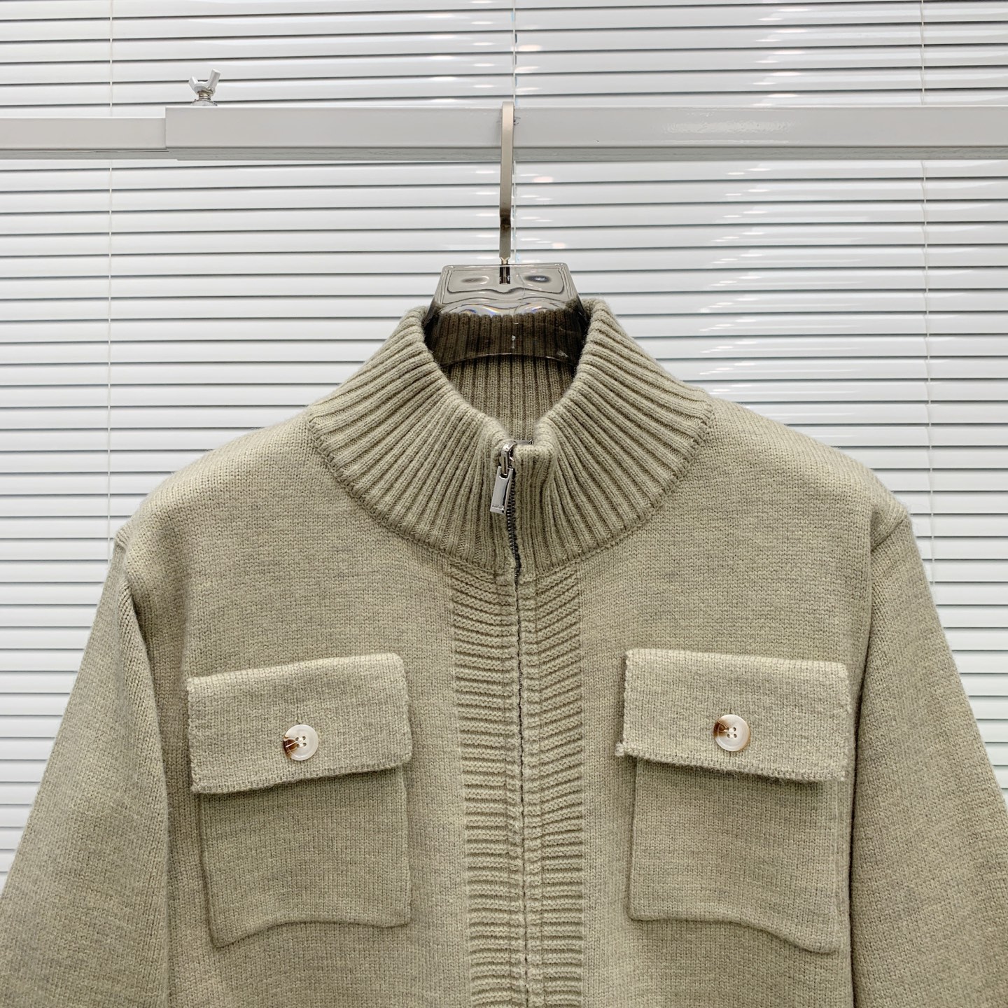 P迪奥2025【新品】秋冬新款针织羊毛开衫 高品质意大利进口羊毛混纺面料，高密度针织，时尚百搭毛衣，帅气