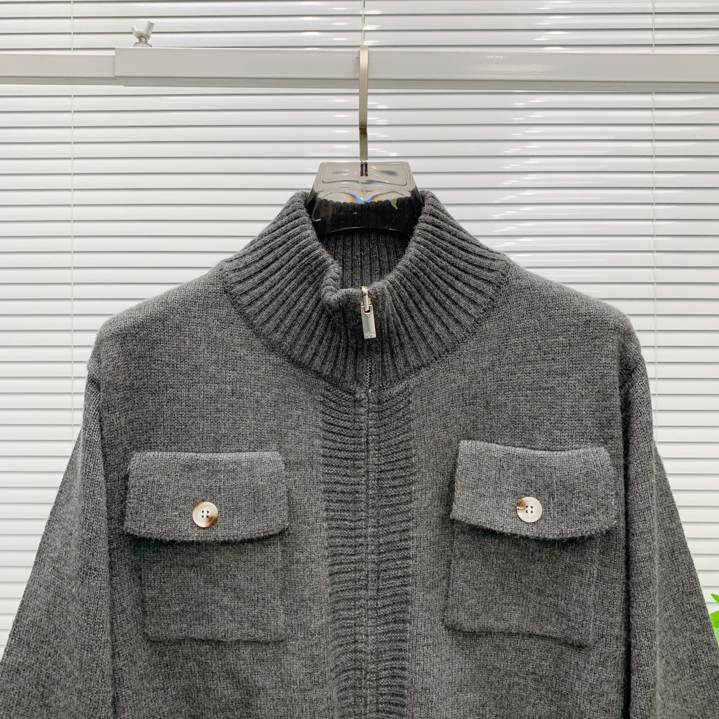 P迪奥2025【新品】秋冬新款针织羊毛开衫 高品质意大利进口羊毛混纺面料，高密度针织，时尚百搭毛衣，帅气