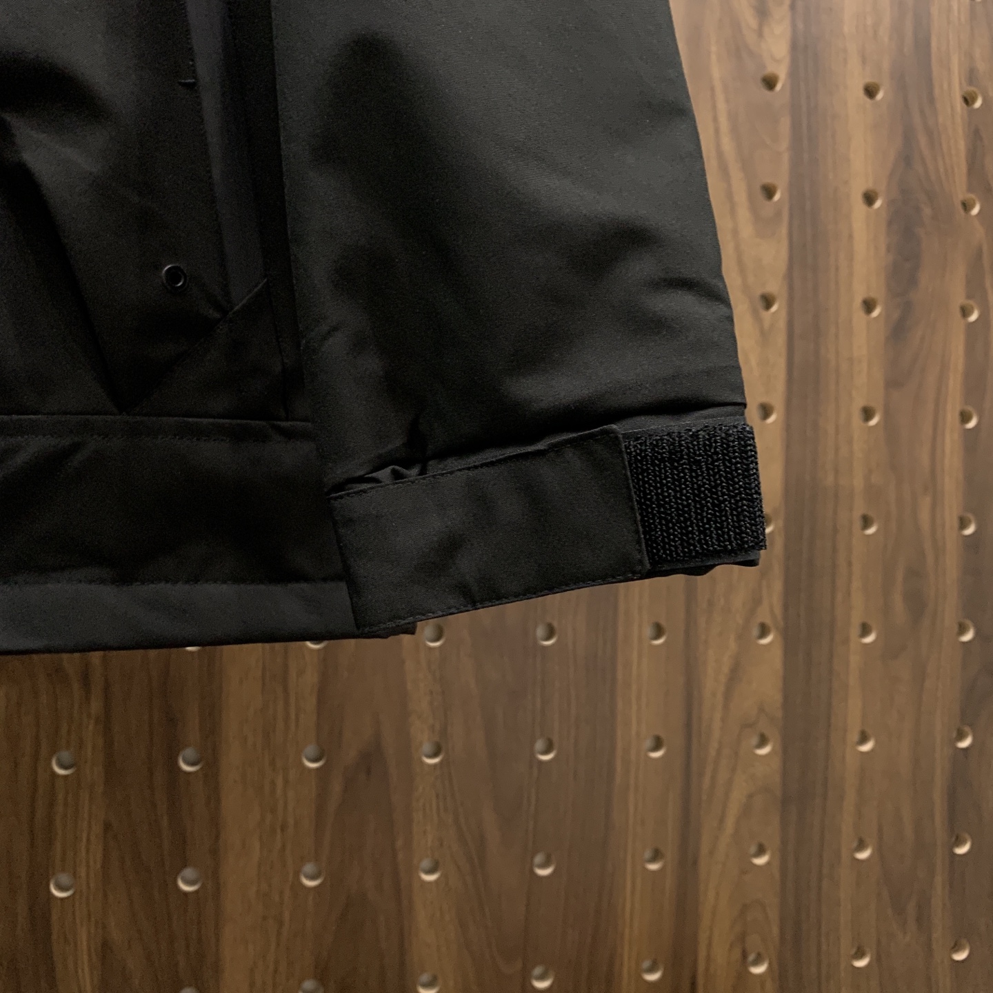 P凯乐石棉服25ss早秋【新品】秋冬专柜新款休闲棉服外套！超前卫设计风格 细腻舒适 穿着非常轻便不易起皱