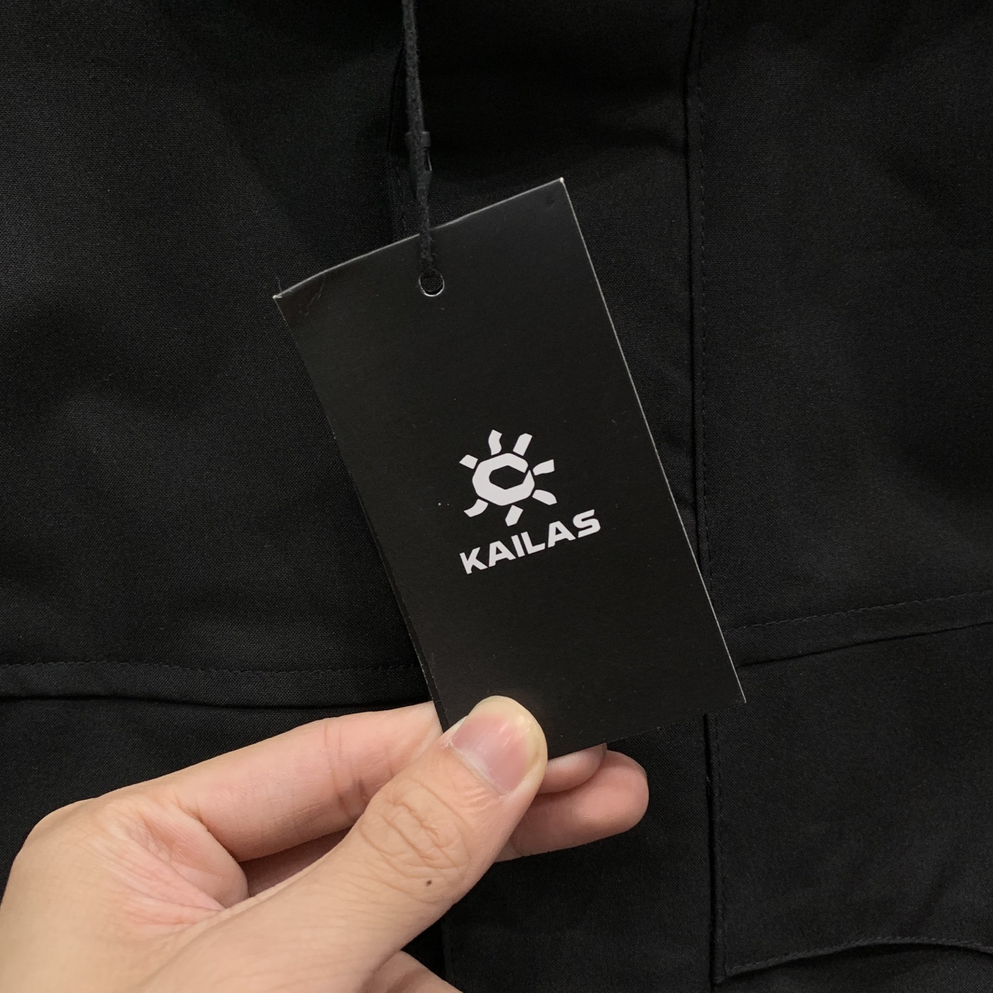 P凯乐石棉服25ss早秋【新品】秋冬专柜新款休闲棉服外套！超前卫设计风格 细腻舒适 穿着非常轻便不易起皱