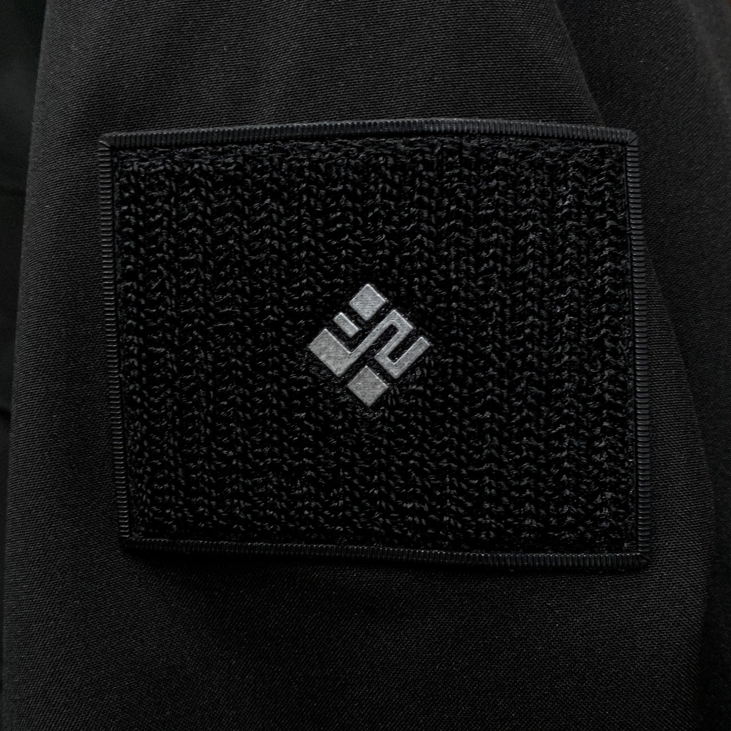 P凯乐石棉服25ss早秋【新品】秋冬专柜新款休闲棉服外套！超前卫设计风格 细腻舒适 穿着非常轻便不易起皱