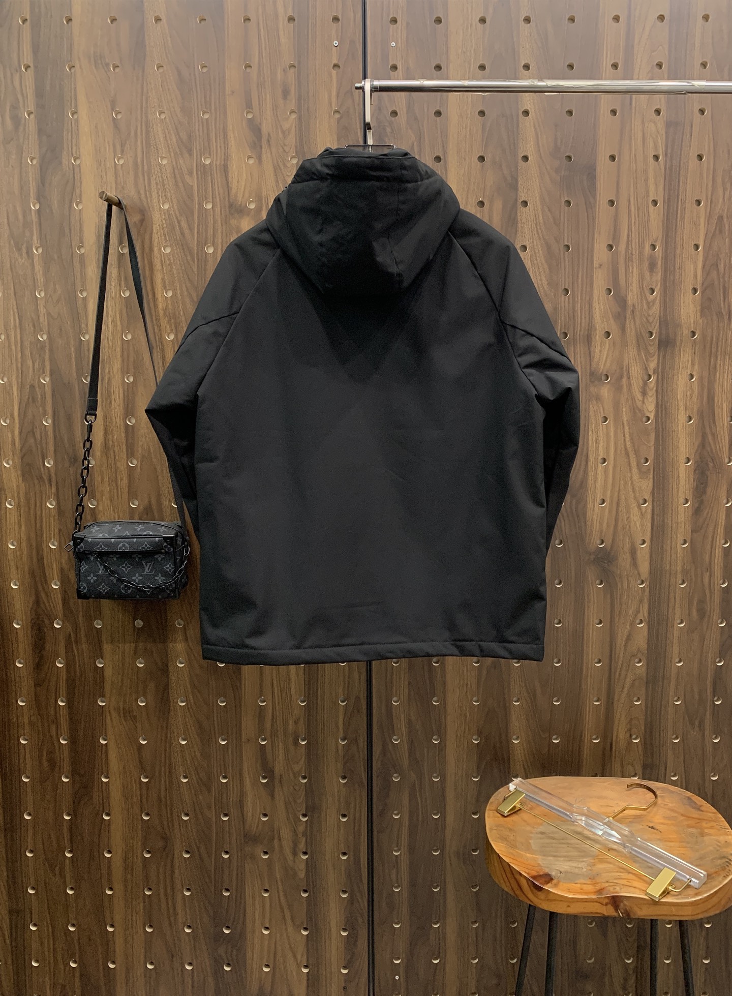 P凯乐石棉服25ss早秋【新品】秋冬专柜新款休闲棉服外套！超前卫设计风格 细腻舒适 穿着非常轻便不易起皱