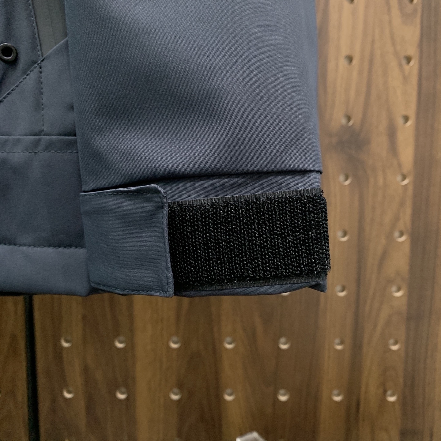 P凯乐石棉服25ss早秋【新品】秋冬专柜新款休闲棉服外套！超前卫设计风格 细腻舒适 穿着非常轻便不易起皱