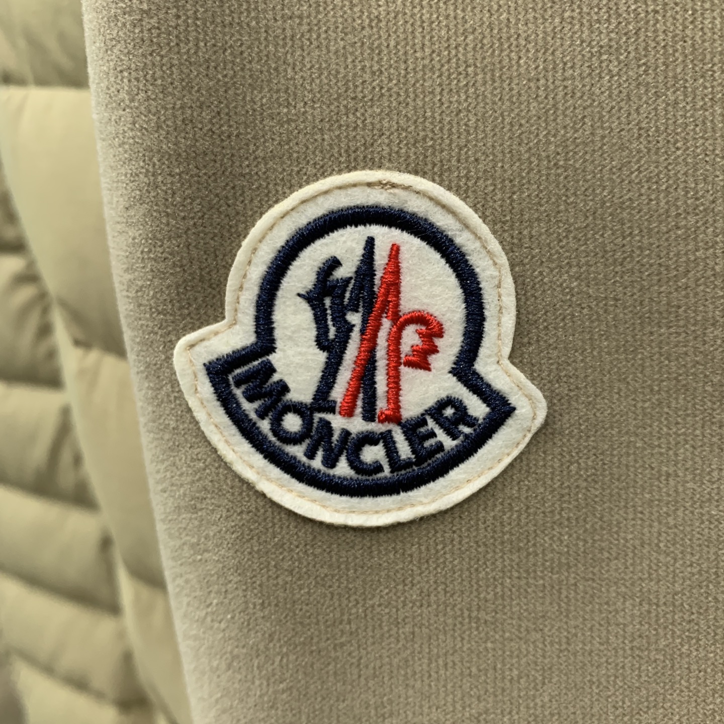 P蒙口25ss秋冬新款🆕鹅绒羽绒服原版1:1订制五金配件全进口原版定制 欢迎专柜对比 绝对的高品质 采用