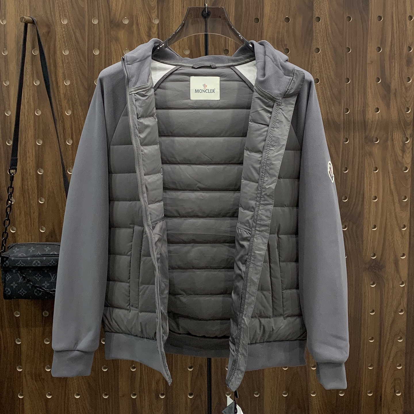 P蒙口25ss秋冬新款🆕鹅绒羽绒服原版1:1订制五金配件全进口原版定制 欢迎专柜对比 绝对的高品质 采用