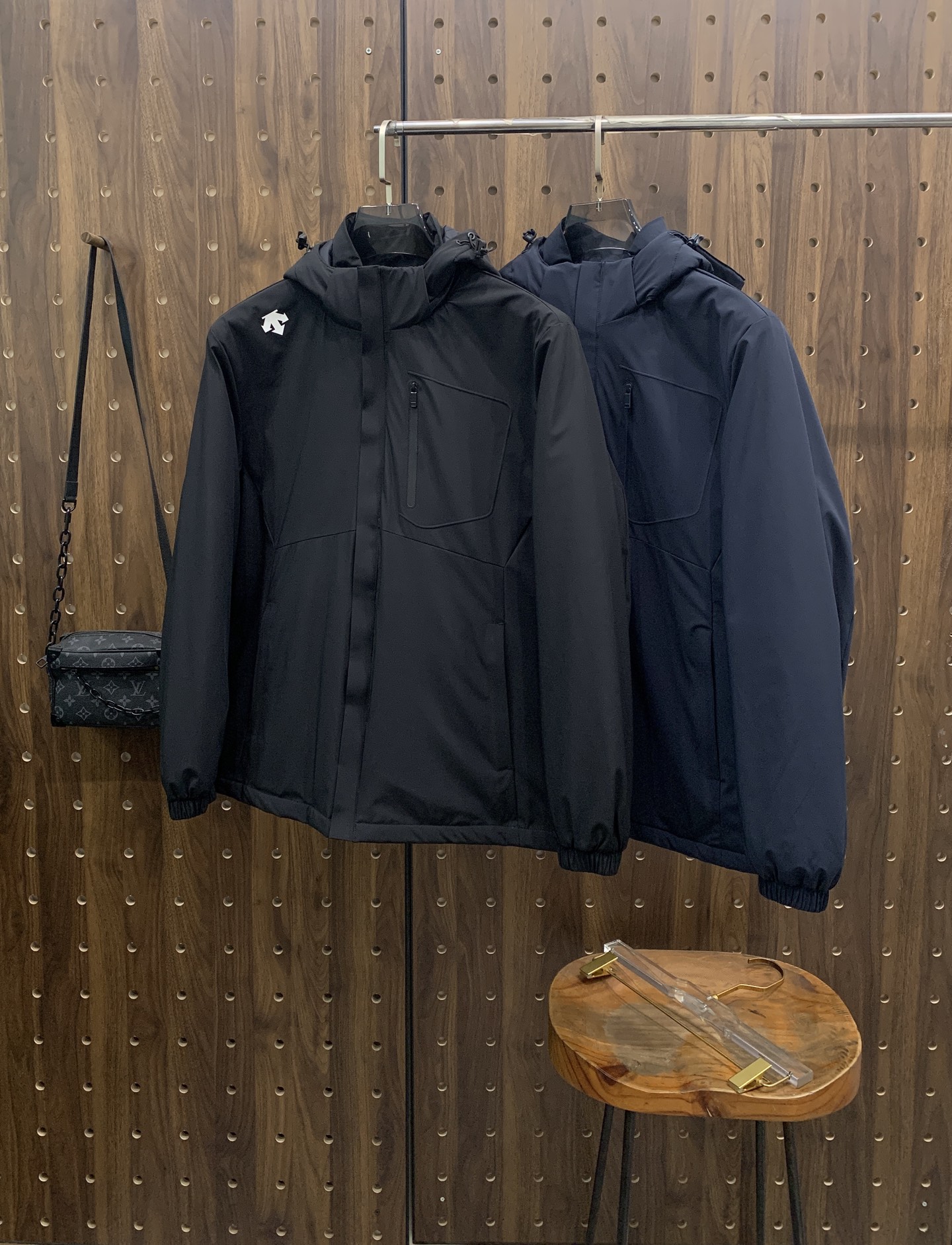 P迪桑特棉服25ss早秋【新品】秋冬专柜新款休闲棉服外套！超前卫设计风格 细腻舒适 穿着非常轻便不易起皱