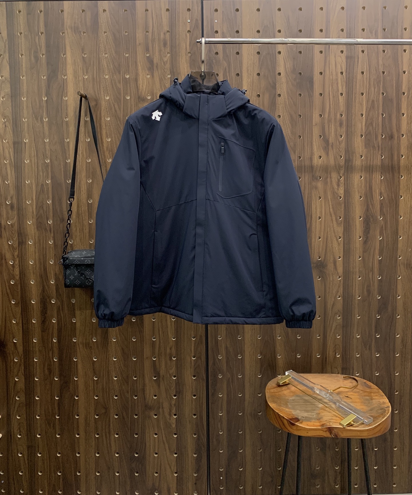 P迪桑特棉服25ss早秋【新品】秋冬专柜新款休闲棉服外套！超前卫设计风格 细腻舒适 穿着非常轻便不易起皱